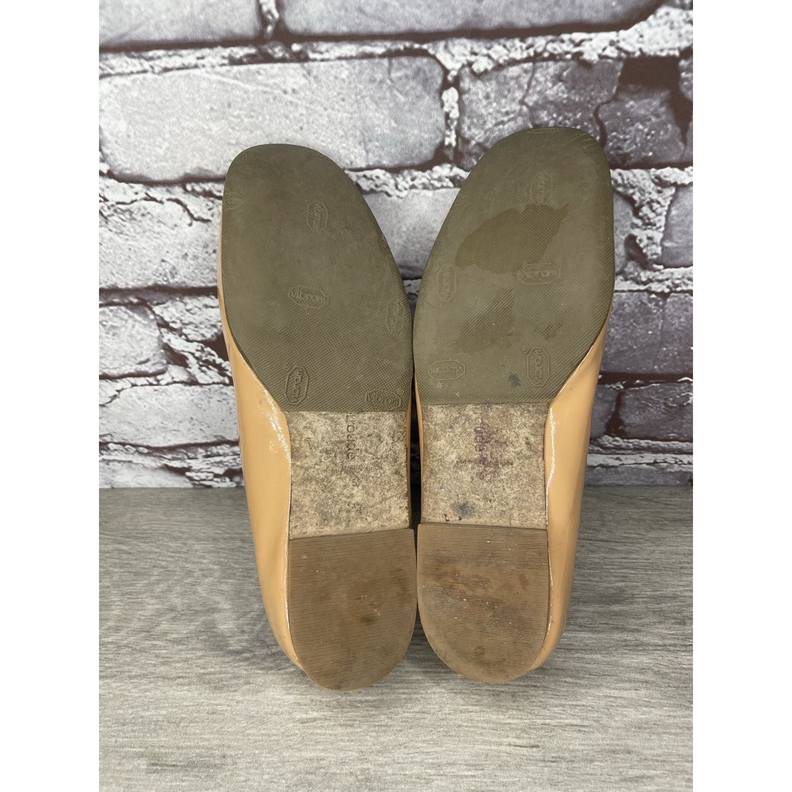 Other LARROUDE Vibram Nude Patent Leather Mary Jane Flats Shoes Wo Size US 5 / IT 35 - 19 Thumbnail