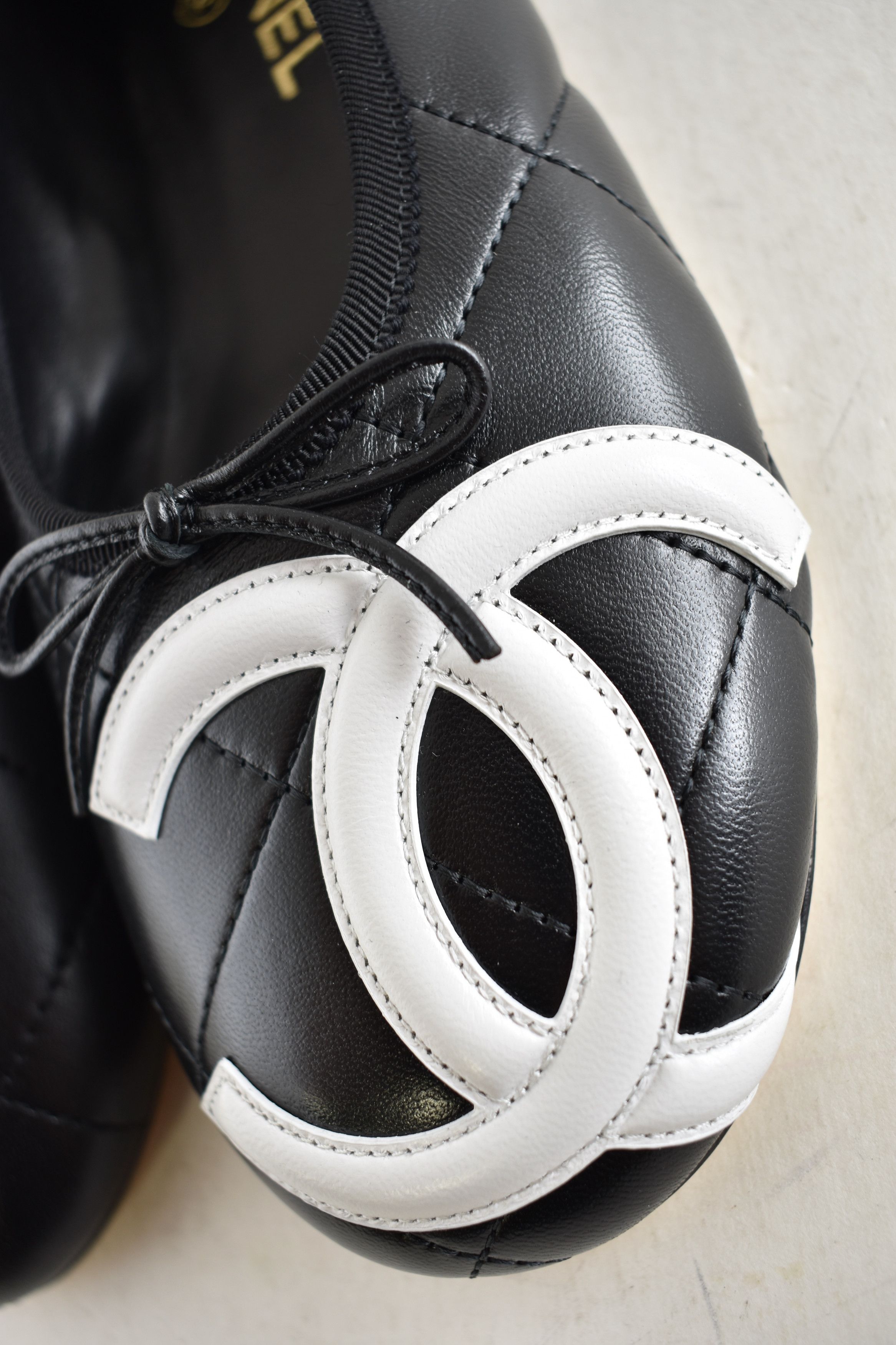 Chanel 26M Coco Beach Cambon White CC XL Ballet Ballerina Flat 37 Size US 7 / IT 37 - 11 Thumbnail