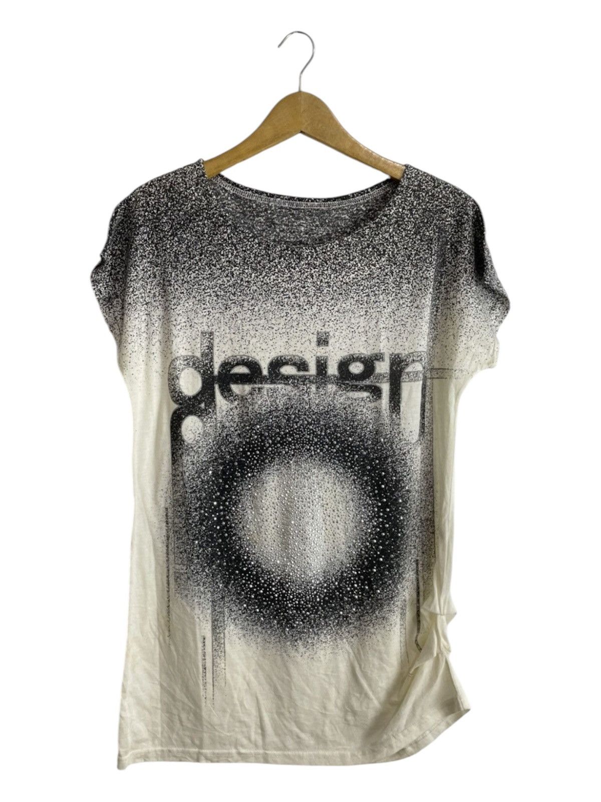 GOA Undefined glitter black holes Design tee Size US M / EU 48-50 / 2 - 1 Thumbnail