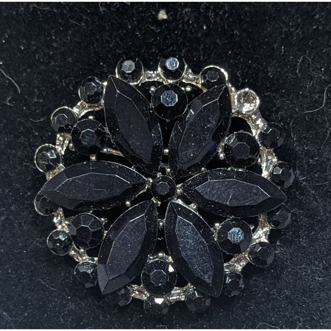 Other Vintage Gothic Floral Black And Silver Tone Gemmed Brooch Size ONE SIZE - 4 Thumbnail