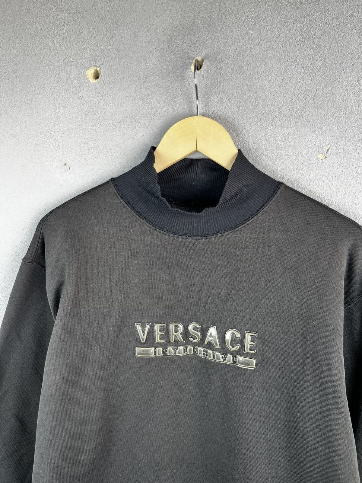 Versace Versace Intensive big logo sweatshirt vintage 90s Size US M / EU 48-50 / 2 - 2 Thumbnail