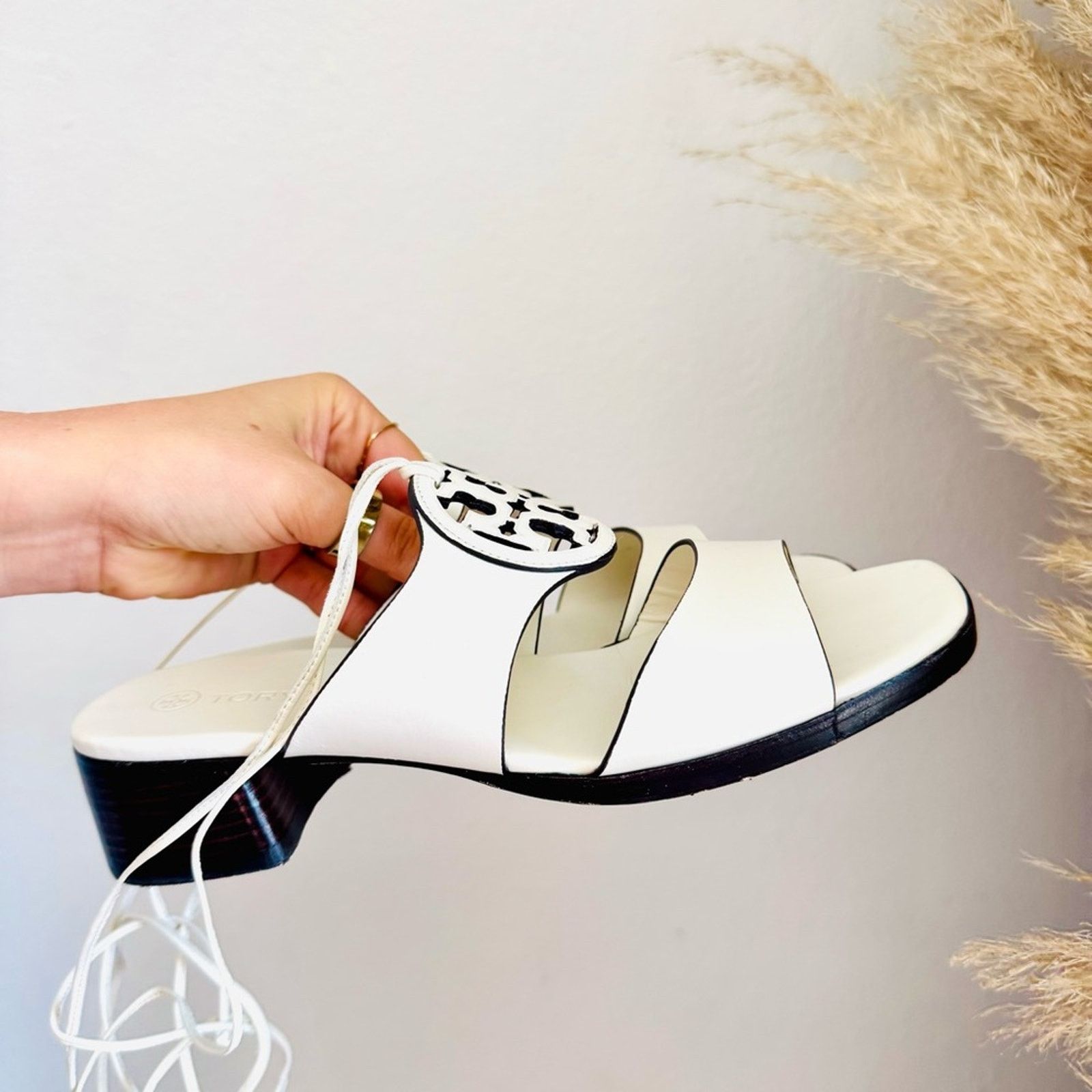 Tory Burch TORY BURCH White Lace Up Leather Block Heel $425 Sandals 7 Size US 7 / IT 37 - 10 Thumbnail