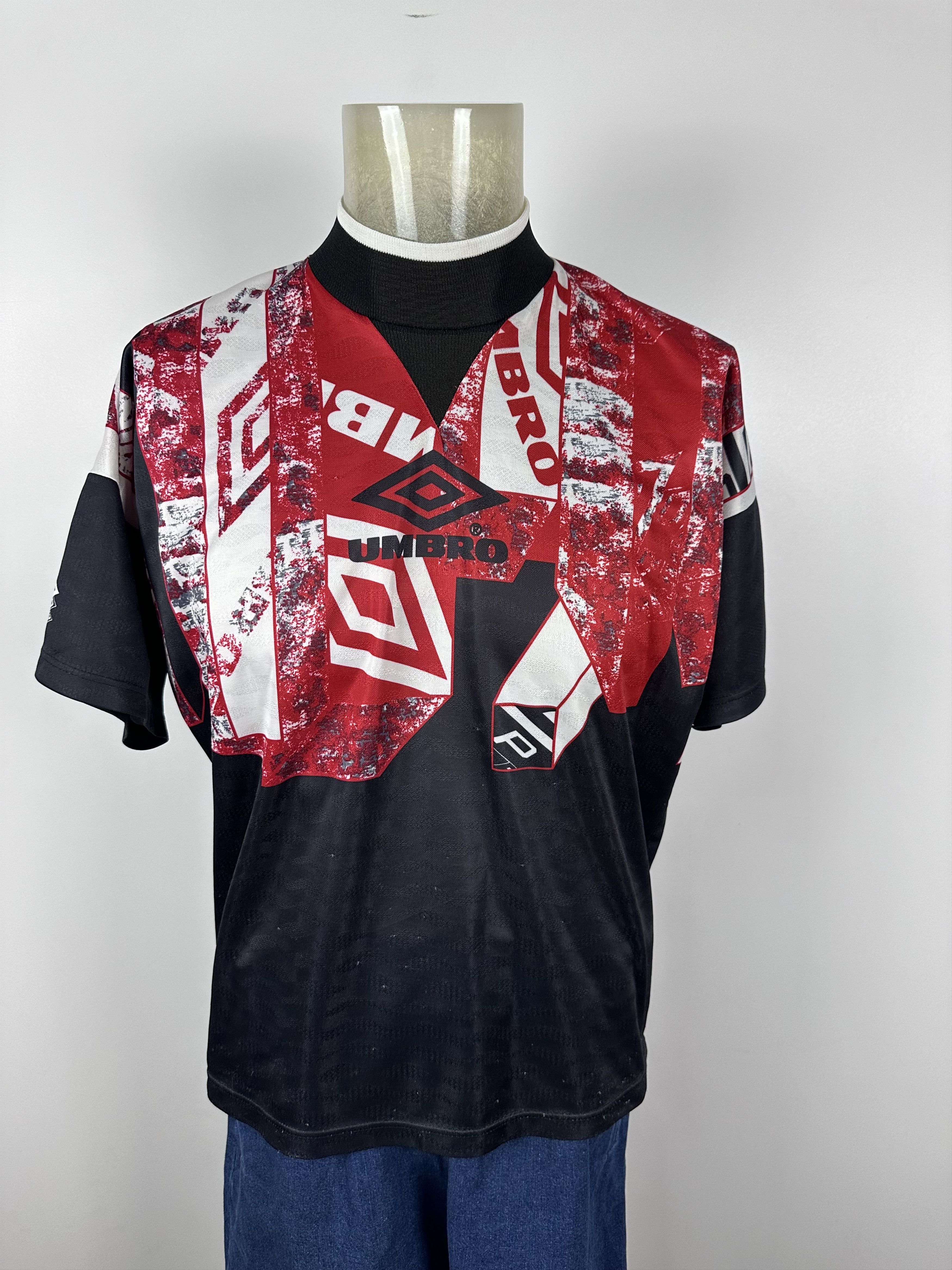 Umbro × Vintage VINTAGE UMBRO FOOTBALL SHIRT SOCCER JERSEY MENS SIZE S Size US S / EU 44-46 / 1 - 1 Thumbnail