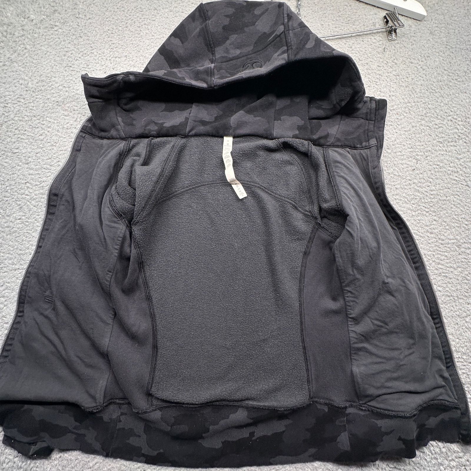 Lululemon Lululemon Scuba Hoodie Jacket Women 6 Camouflage Black Gray Size M / US 6-8 / IT 42-44 - 15 Thumbnail