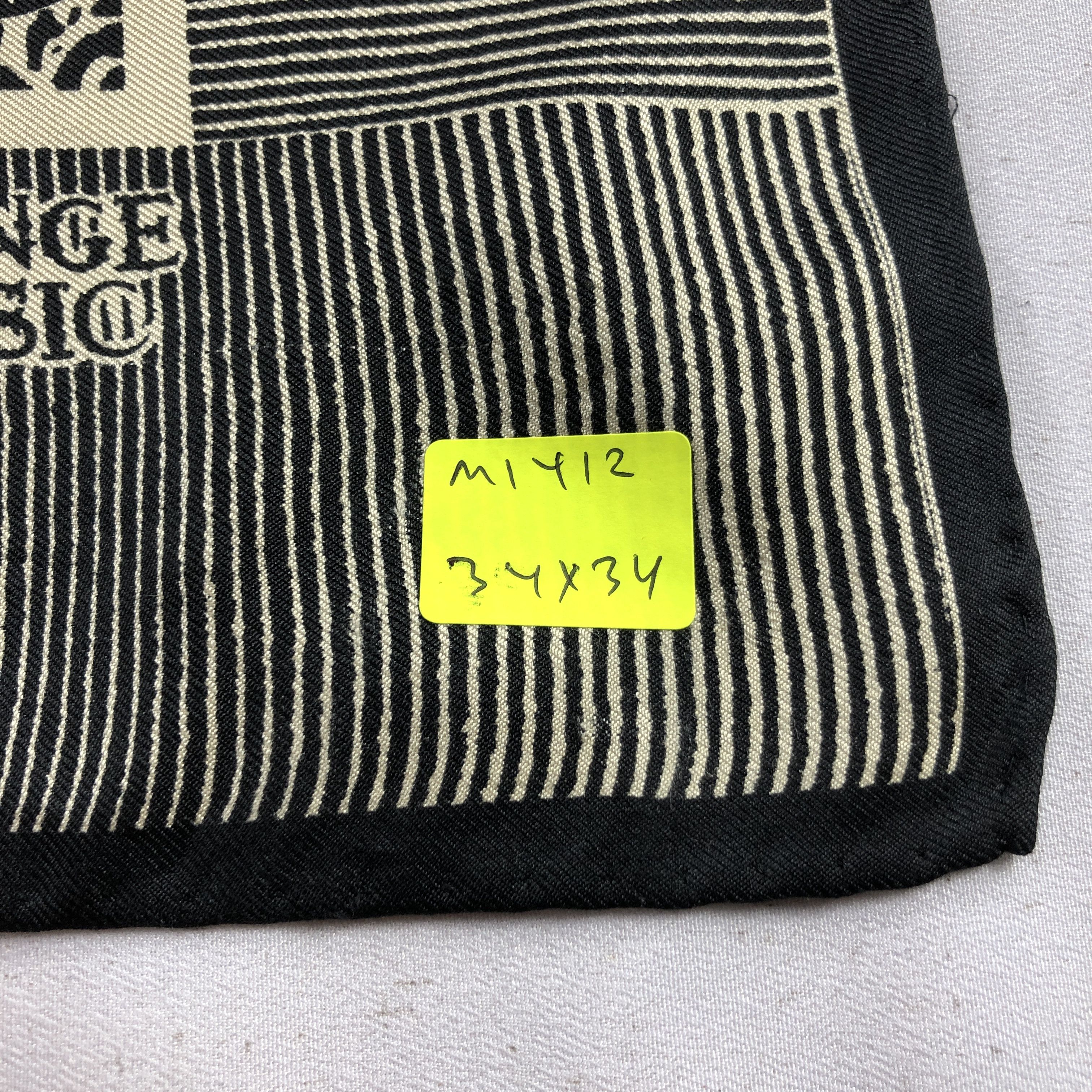 Japanese Brand Strange Classic Abstract Silk Scarf M1412 Size ONE SIZE - 7 Thumbnail