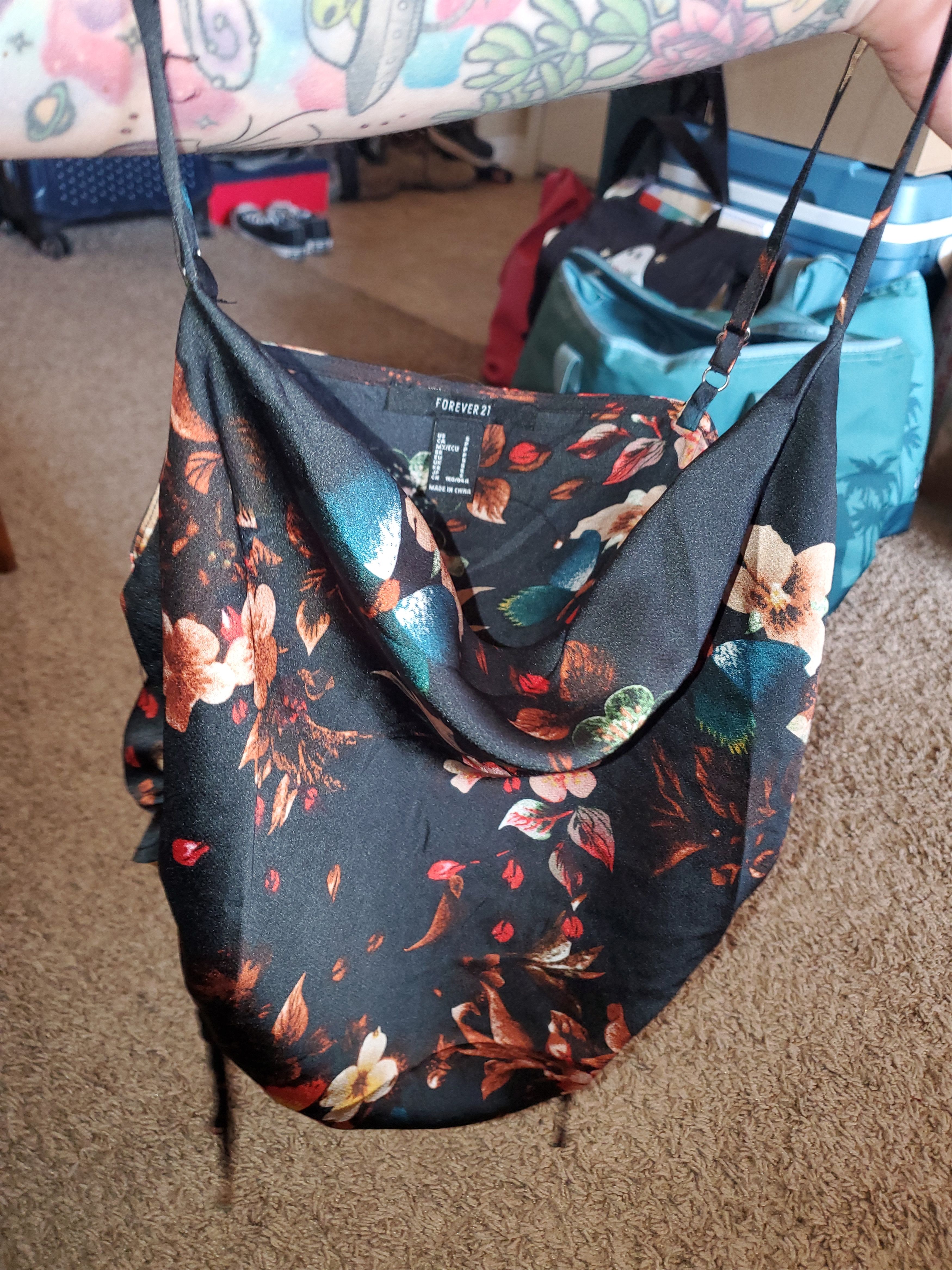 Forever 21 Floral + Butterfly Crowl Neck Top-size S Size S / US 4 / IT 40 - 1 Thumbnail