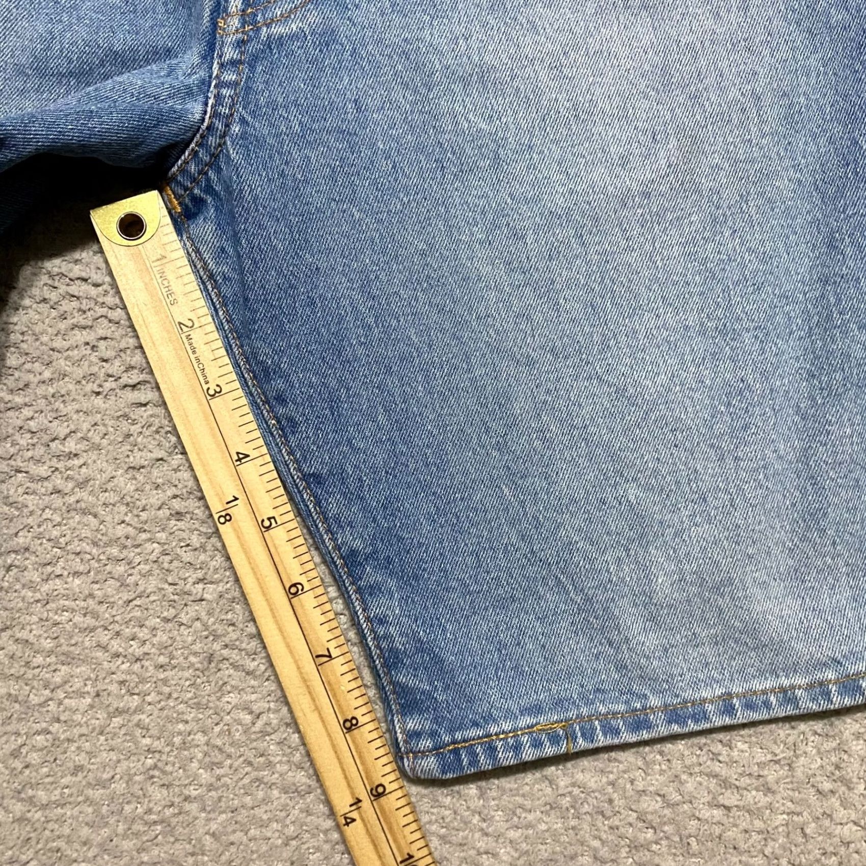 Levi's Levi's Blue Denim Bermuda Shorts 32 Mens Medium Wash 9 Inseam Pockets 5-Pocket Design Regular Rise Front Flat Front Shoes? Size US 32 / EU 48 - 6 Thumbnail