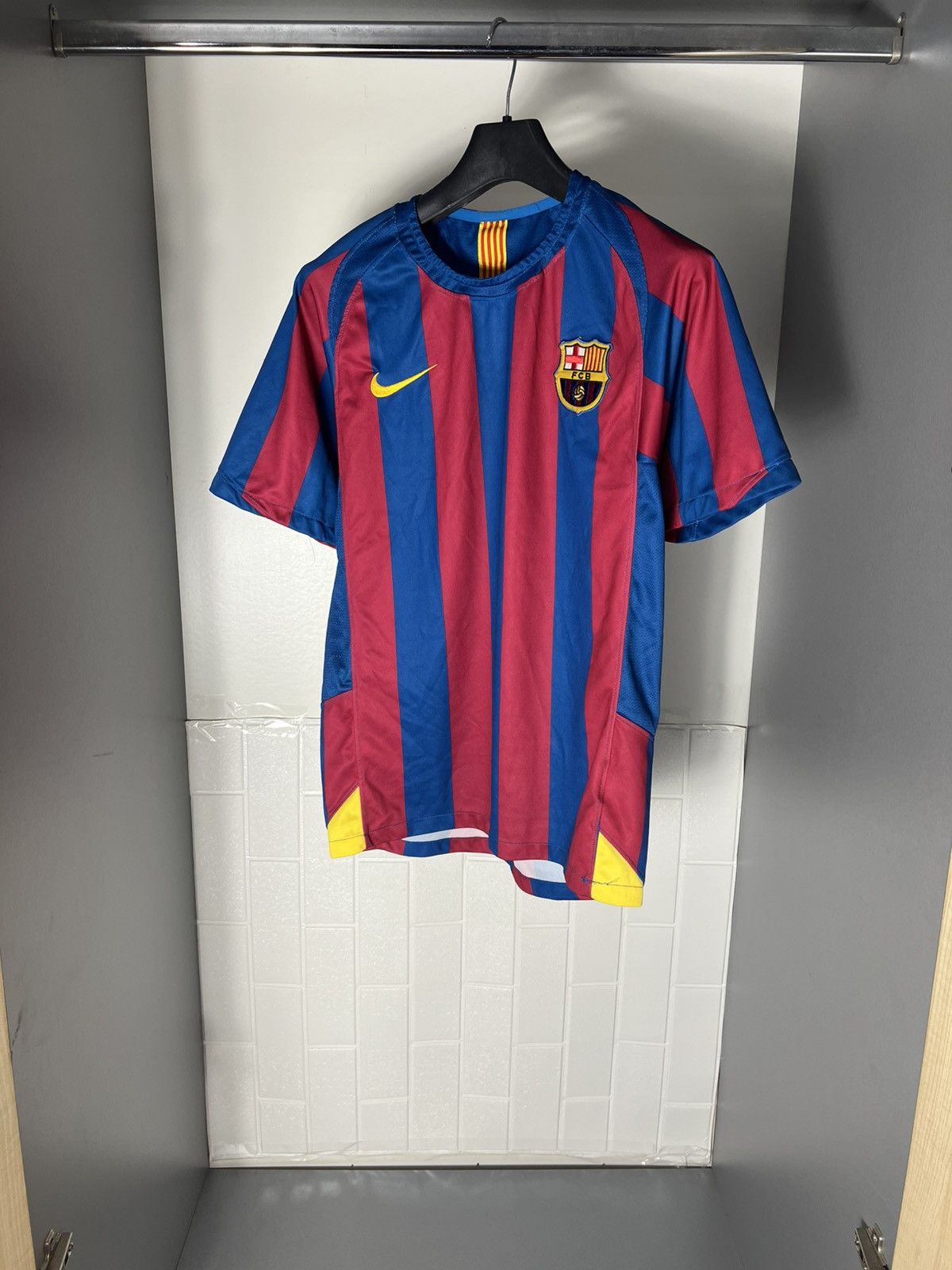 Nike × Vintage VERY RARE NIKE FC BARCELONA SPAIN SOCCER JERSEY RETRO 90s Size US M / EU 48-50 / 2 - 2 Thumbnail