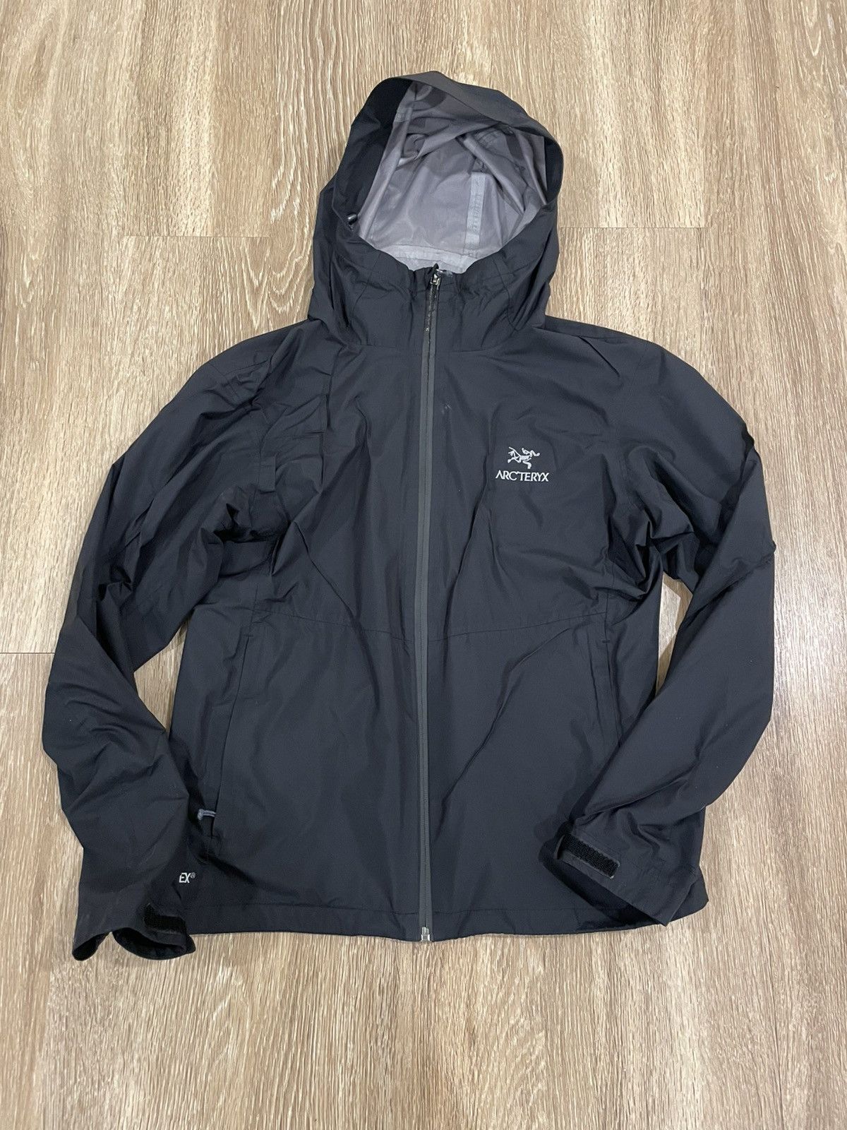 Arc'teryx Arcteryx Goretex Light Jacket | Grailed Arc'teryx Arcteryx Goretex Light Jacket | Grailed