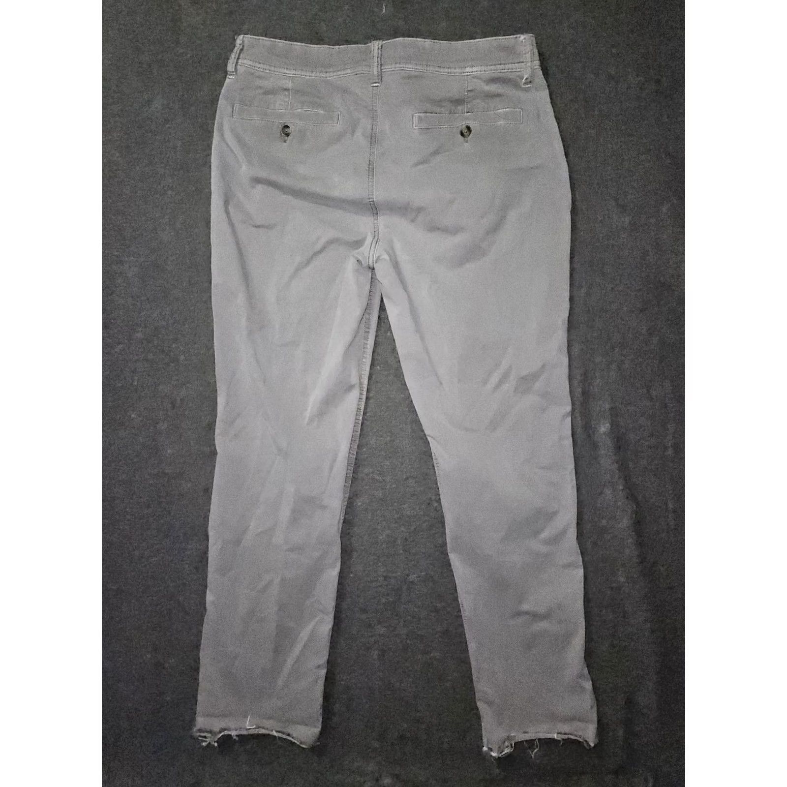 American Eagle Outfitters VINTAGE American Eagle Cropped Pant Women's 12 XL Gray Chino Mid Rise Frayed Hem Size 34" / US 12 / IT 48 - 7 Thumbnail