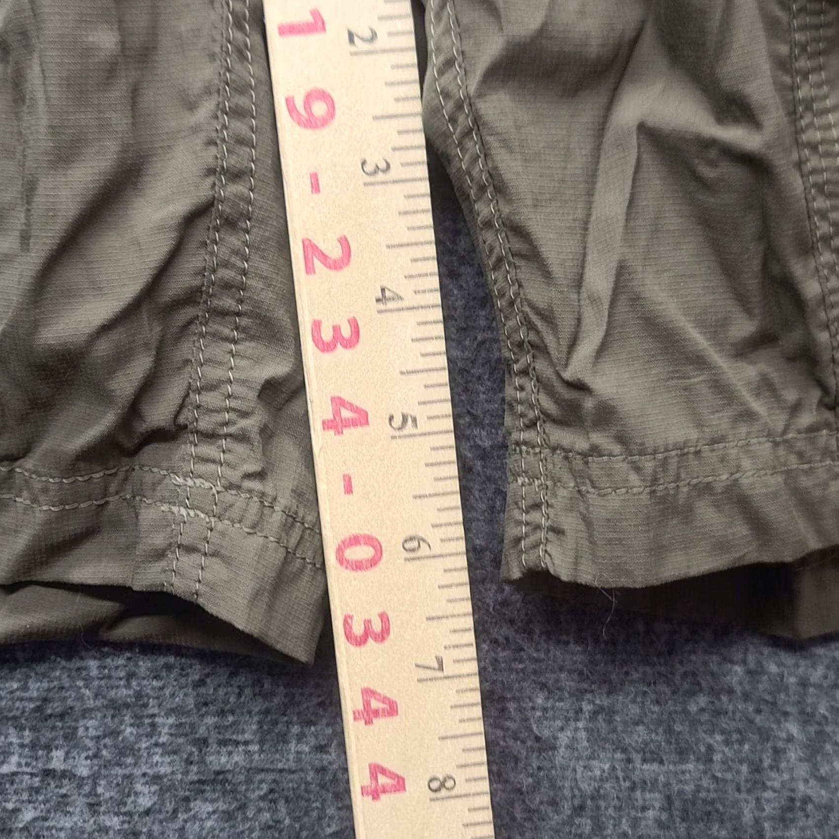 The North Face The North Face Cargo Shorts Mens Relaxed 8 6" Inseam Green Nylon Cargo Pocket Outdoor Hiking Size 30" / US 8 / IT 44 - 6 Thumbnail