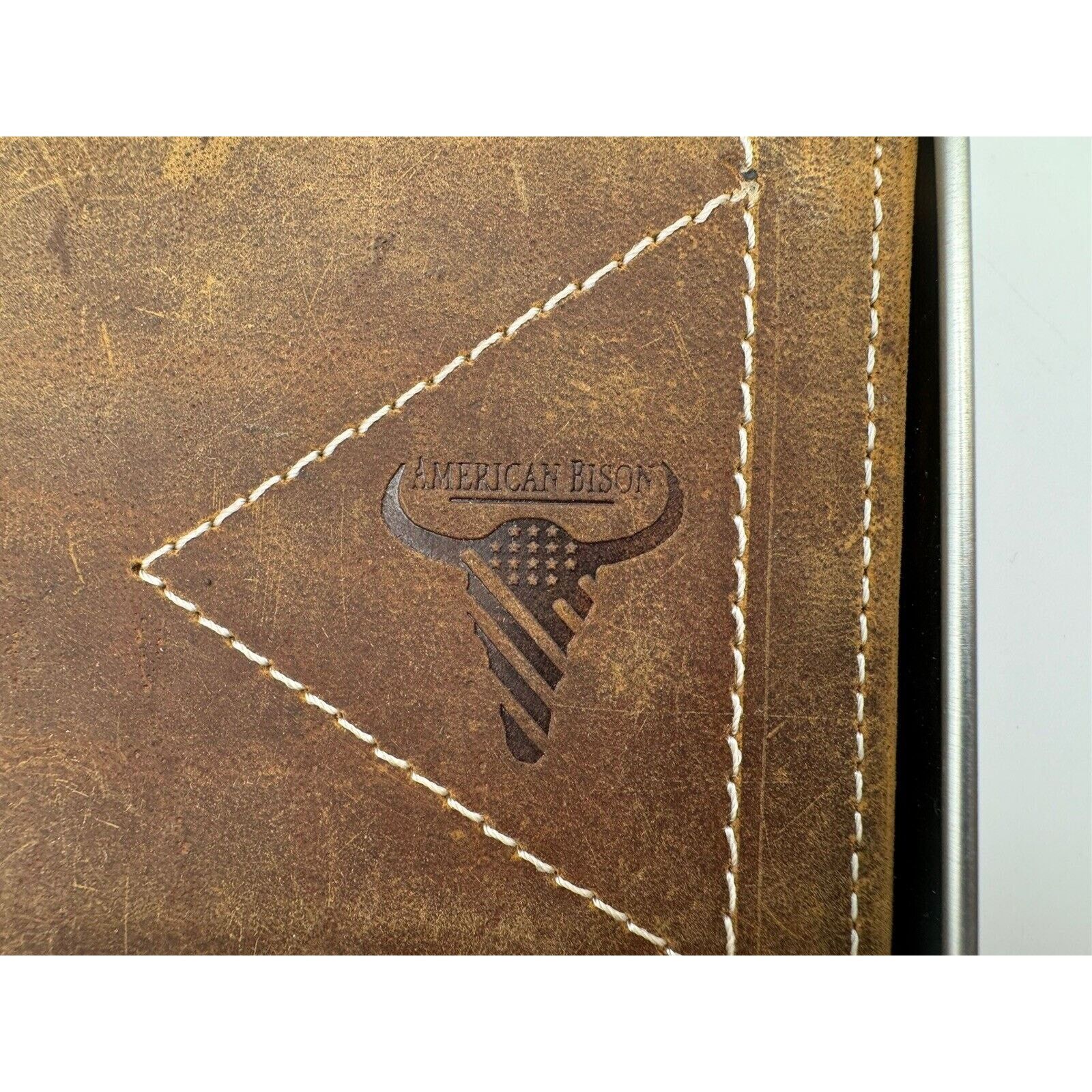 The Unbranded Brand AMERICAN BISON GENUINE LEATHER BROWN MENS WALLET Tin Box NEW Size ONE SIZE - 3 Thumbnail