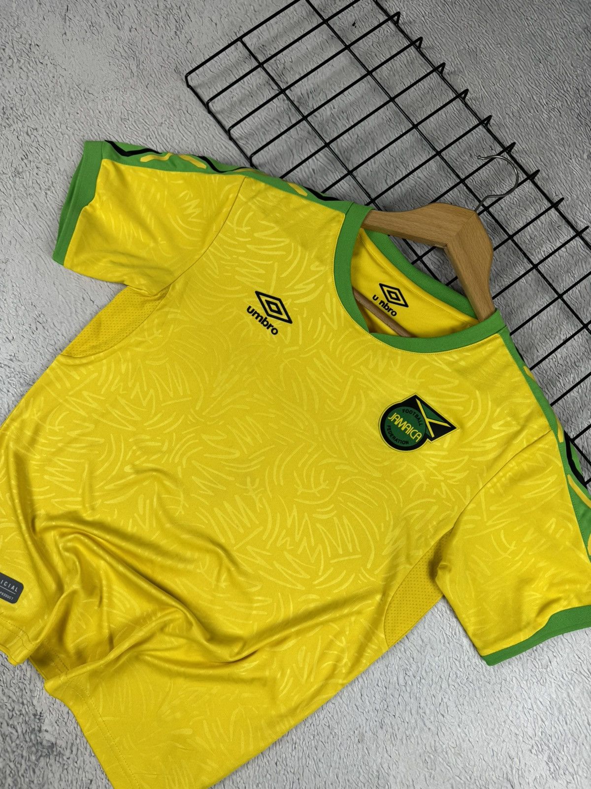 Umbro × Vintage Vintage Jamaica National Team 2018 Umbro Jersey Size US S / EU 44-46 / 1 - 3 Thumbnail