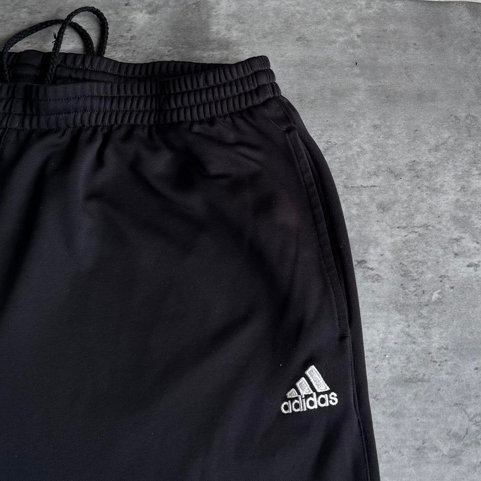 Adidas × Vintage Adidas Tonal Black Essential Technical Sweatpants Size US 36 / EU 52 - 3 Thumbnail