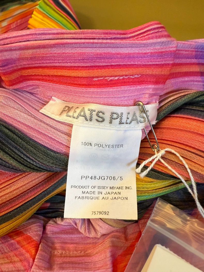 Issey Miyake Issey Miyake size:5 Rainbow horizontal stripe half skirt Size 31" - 3 Thumbnail