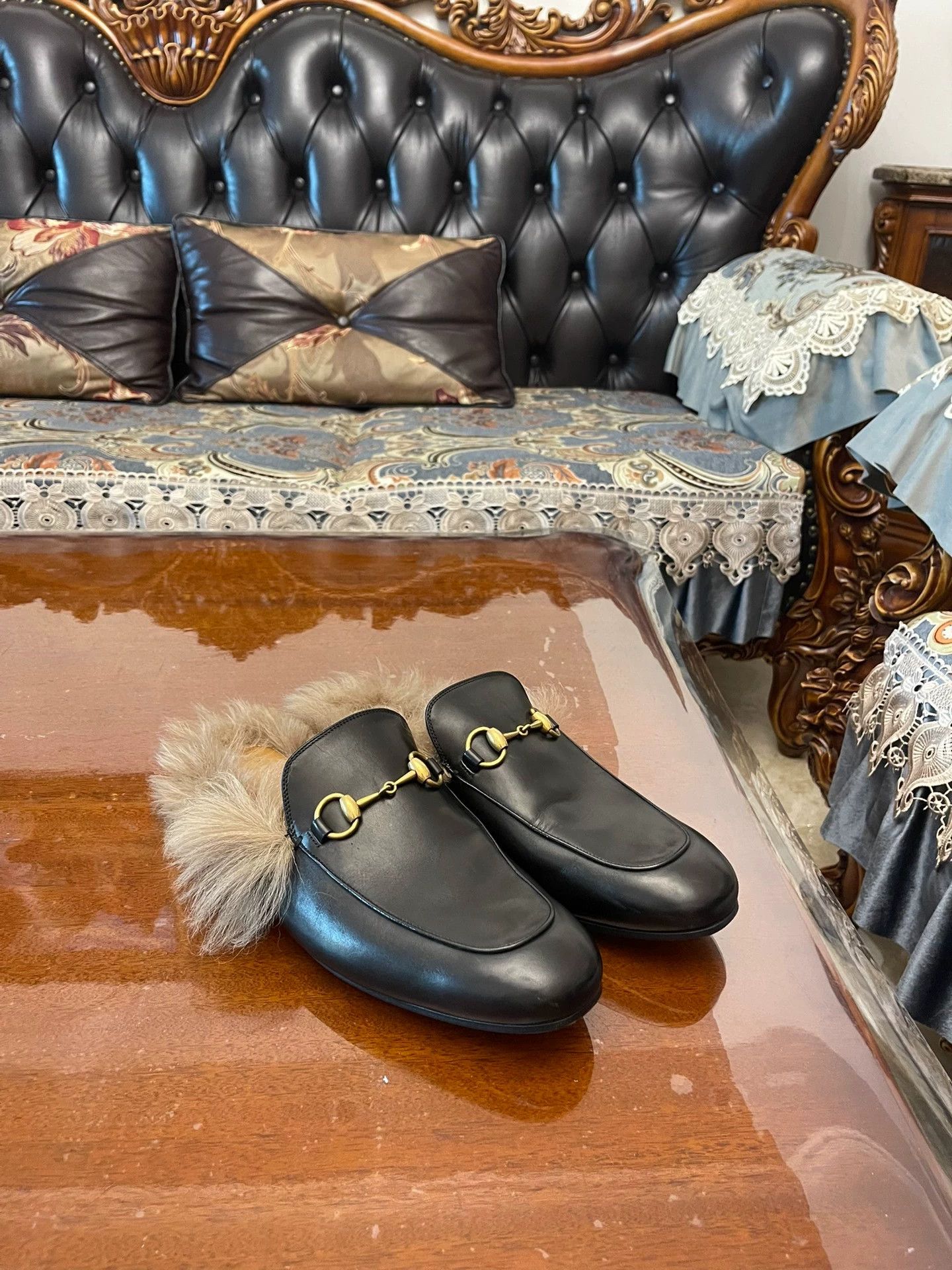 Gucci Gucci Men's Horsebit Calfskin Fur-Lined Black & Gold US 8 Size US 8 / EU 41 - 4 Thumbnail