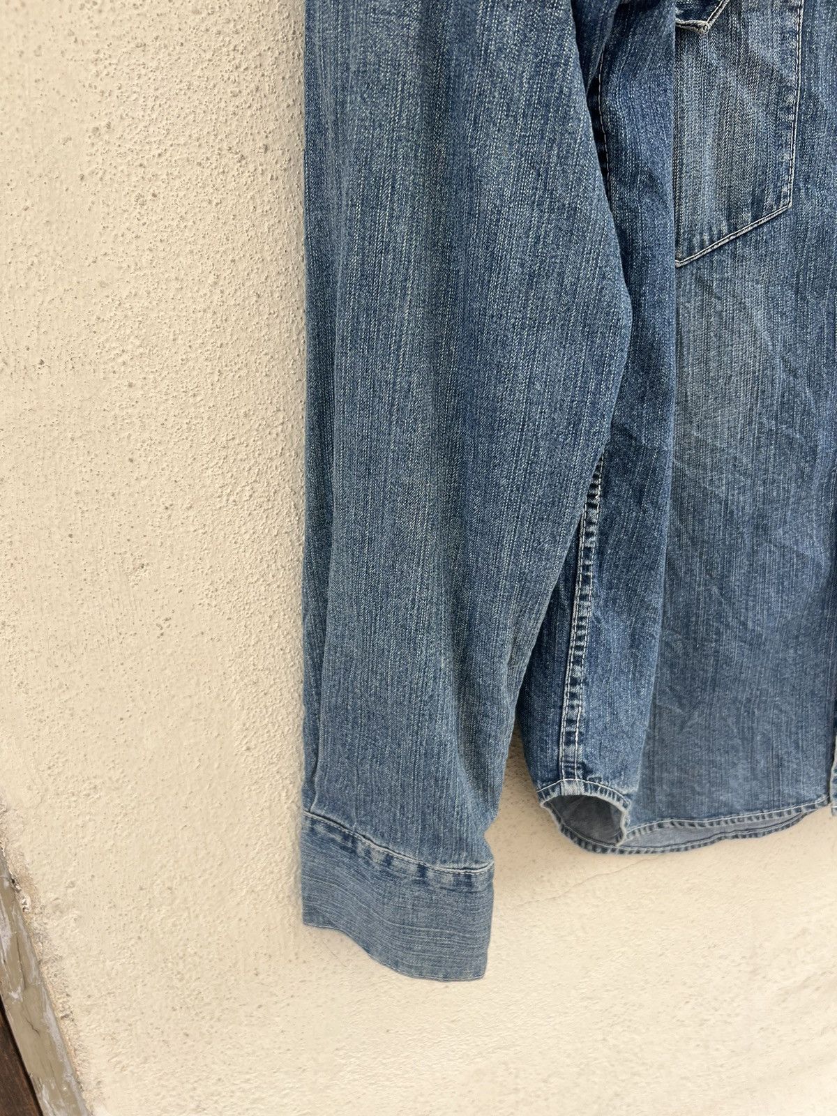 Levi's Vintage 2005 Levi’s Red Tab Faded Mud Denim Western Shirt Size US L / EU 52-54 / 3 - 11 Thumbnail