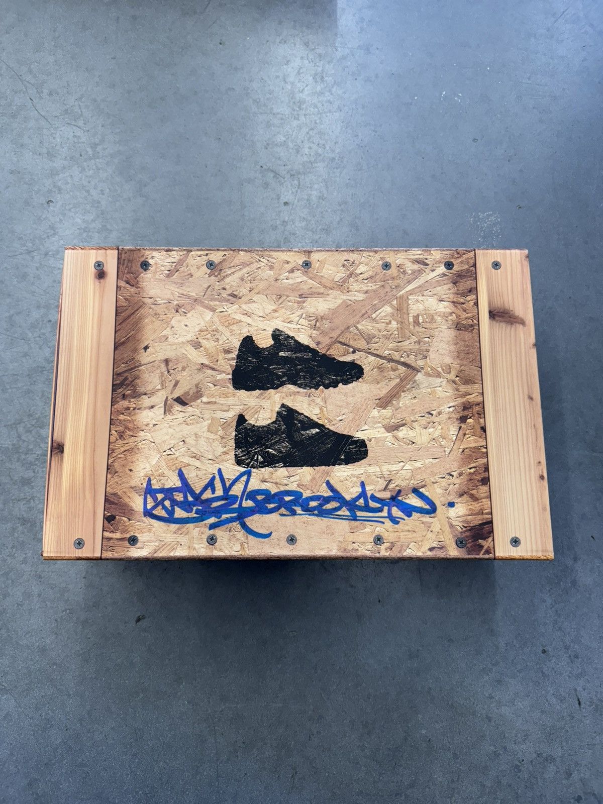 Nike 2024 Special Box Set Nike Air Max 95 + Air Force 1 Signed Size US 9.5 / EU 42-43 - 2 Thumbnail