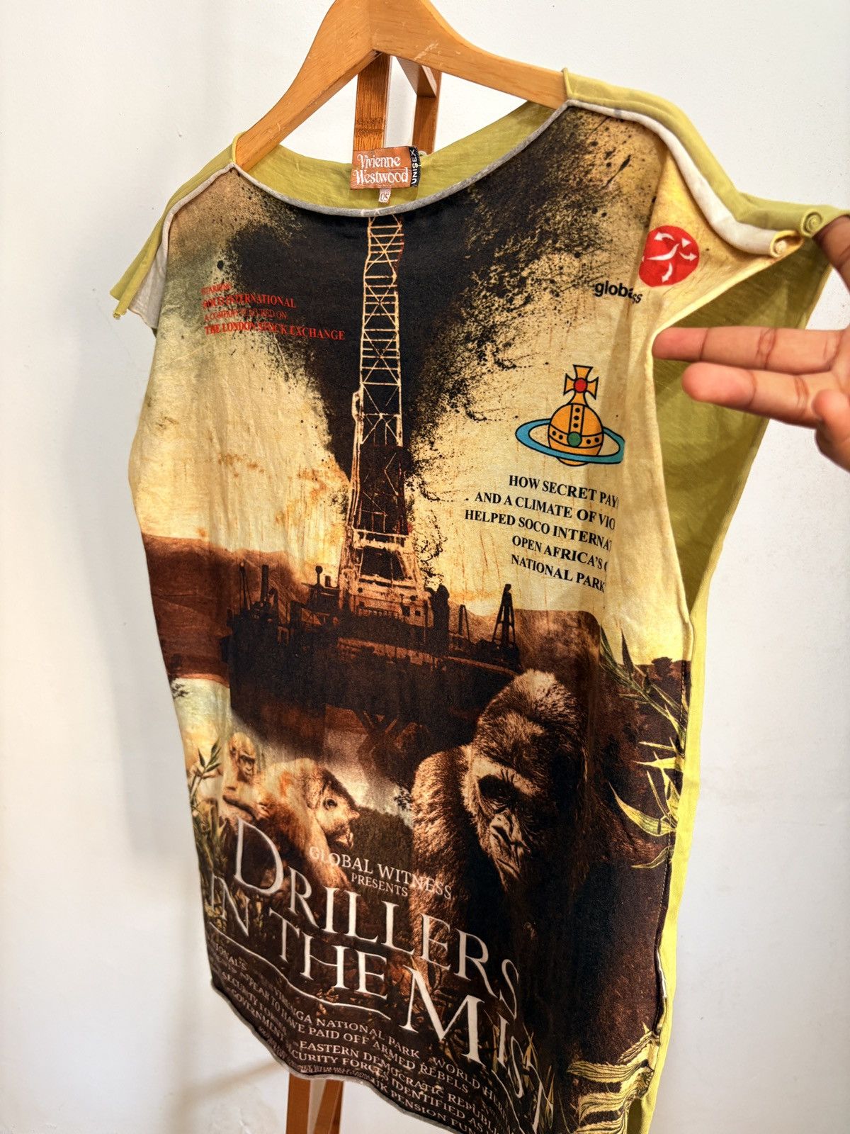 Vivienne Westwood SS2015 Vivienne Westwood Global Witness Tank Top Size US L / EU 52-54 / 3 - 3 Thumbnail
