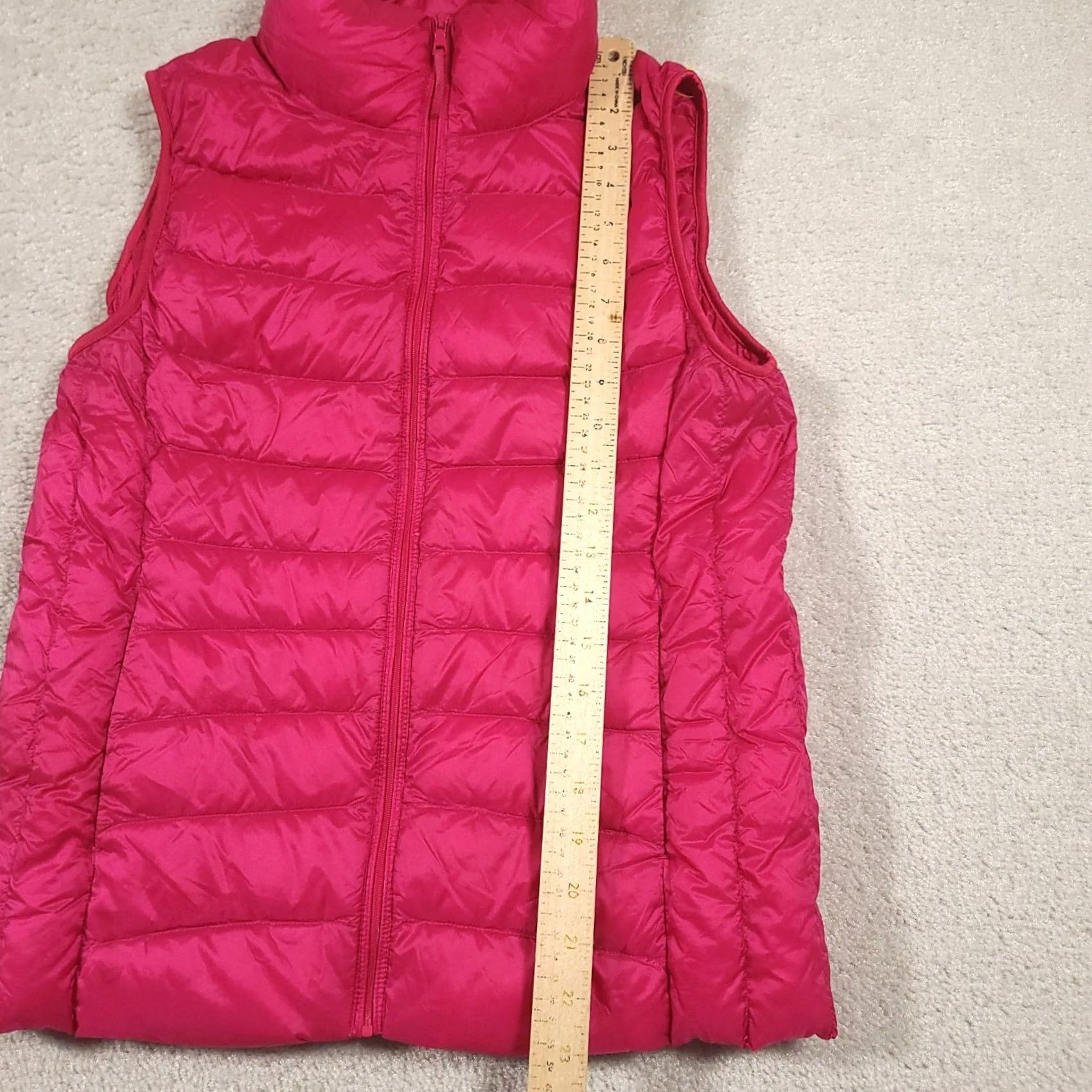 Uniqlo UNIQLO Women Lightweight Down Puffer Vest Pink Travel Medium Vest Women's M Pink Quilted Zipper Lined All Seasons Casual Travel Workwear Regular Size M / US 6-8 / IT 42-44 - 4 Thumbnail
