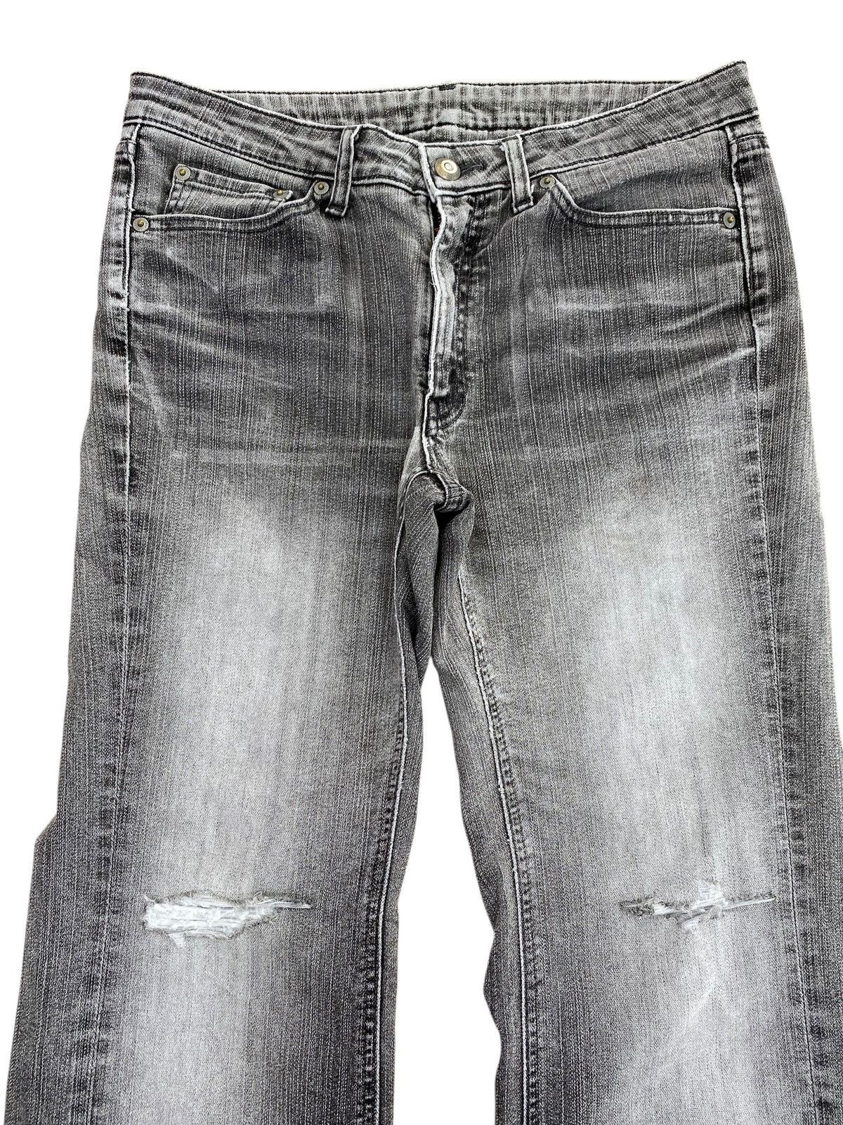 Japanese Brand Japanese Brand Faded Wash Ripped Style Flare Jeans Size US 32 / EU 48 - 2 Thumbnail