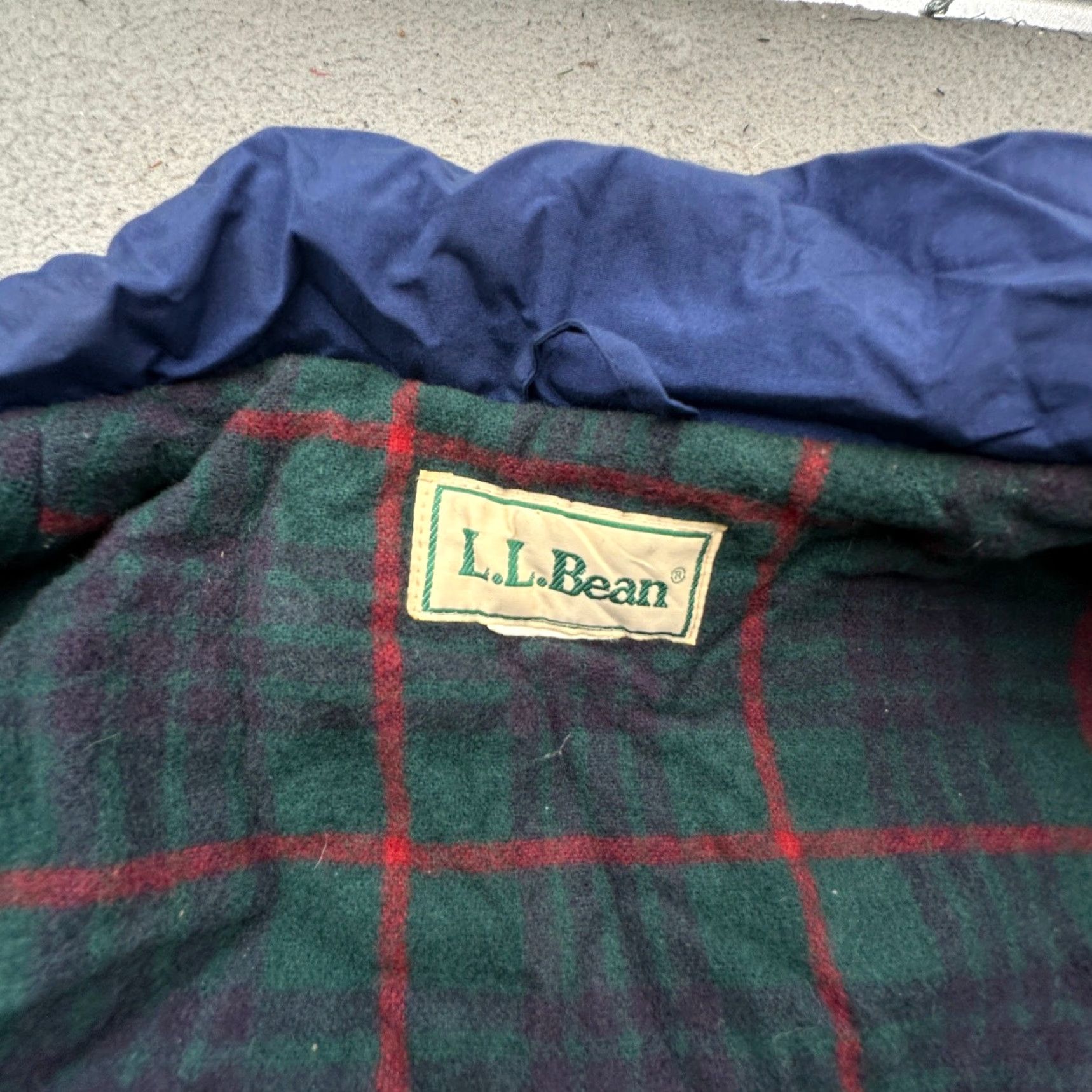 Vintage VINTAGE LL Bean Flannel Plaid Lined Parka Jacket Mens 2XL Red Pockets Red Green Coat, Overcoat, Long, Polyester, Zip, Casual, Travel, 80s 90s Mens Size US XXL / EU 58 / 5 - 4 Thumbnail