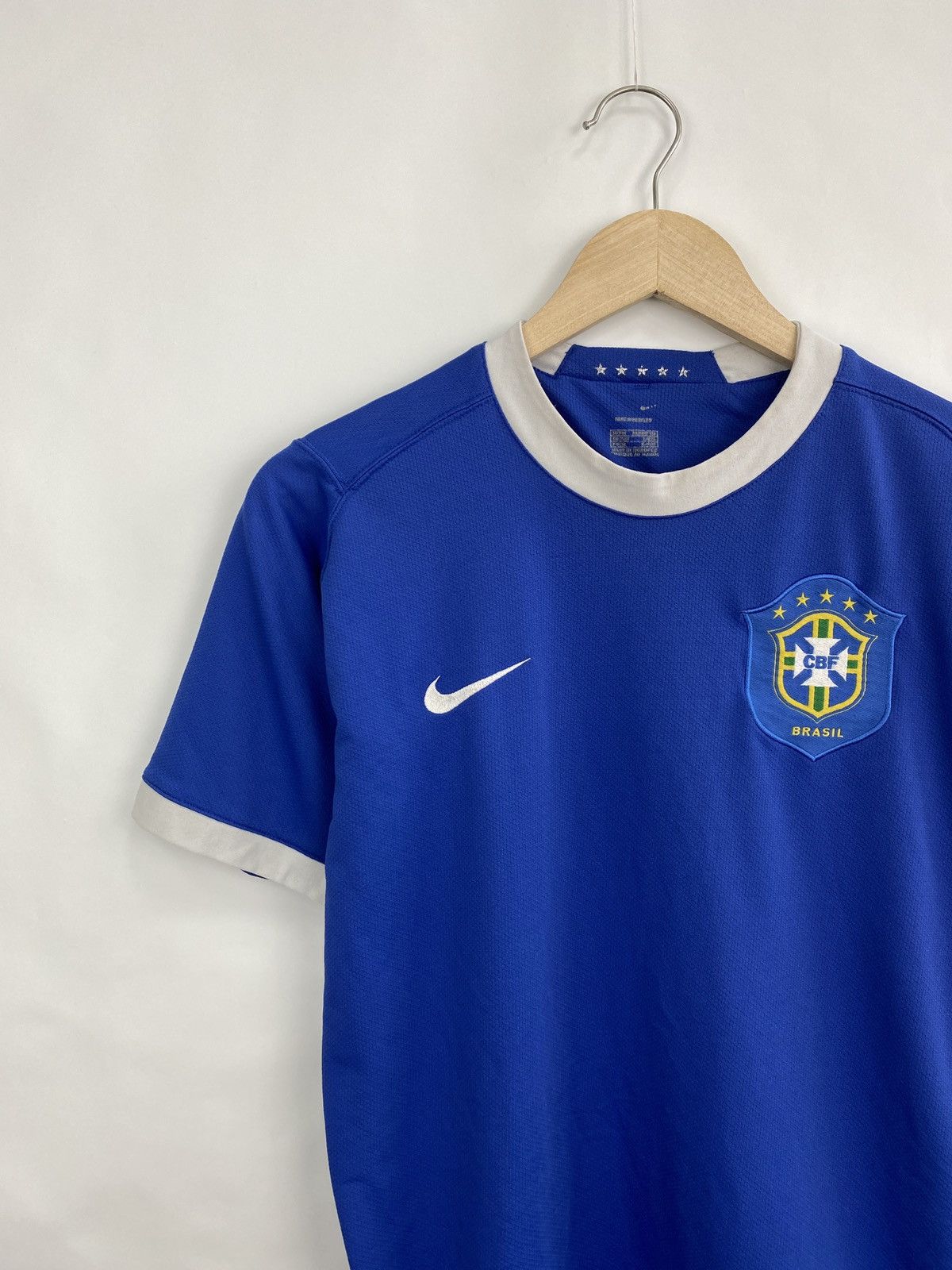 Nike 🇧🇷 Vintage Nike Brazil 2006 Soccer Jersey Rare Retro Hype Y2K Size US M / EU 48-50 / 2 - 2 Thumbnail