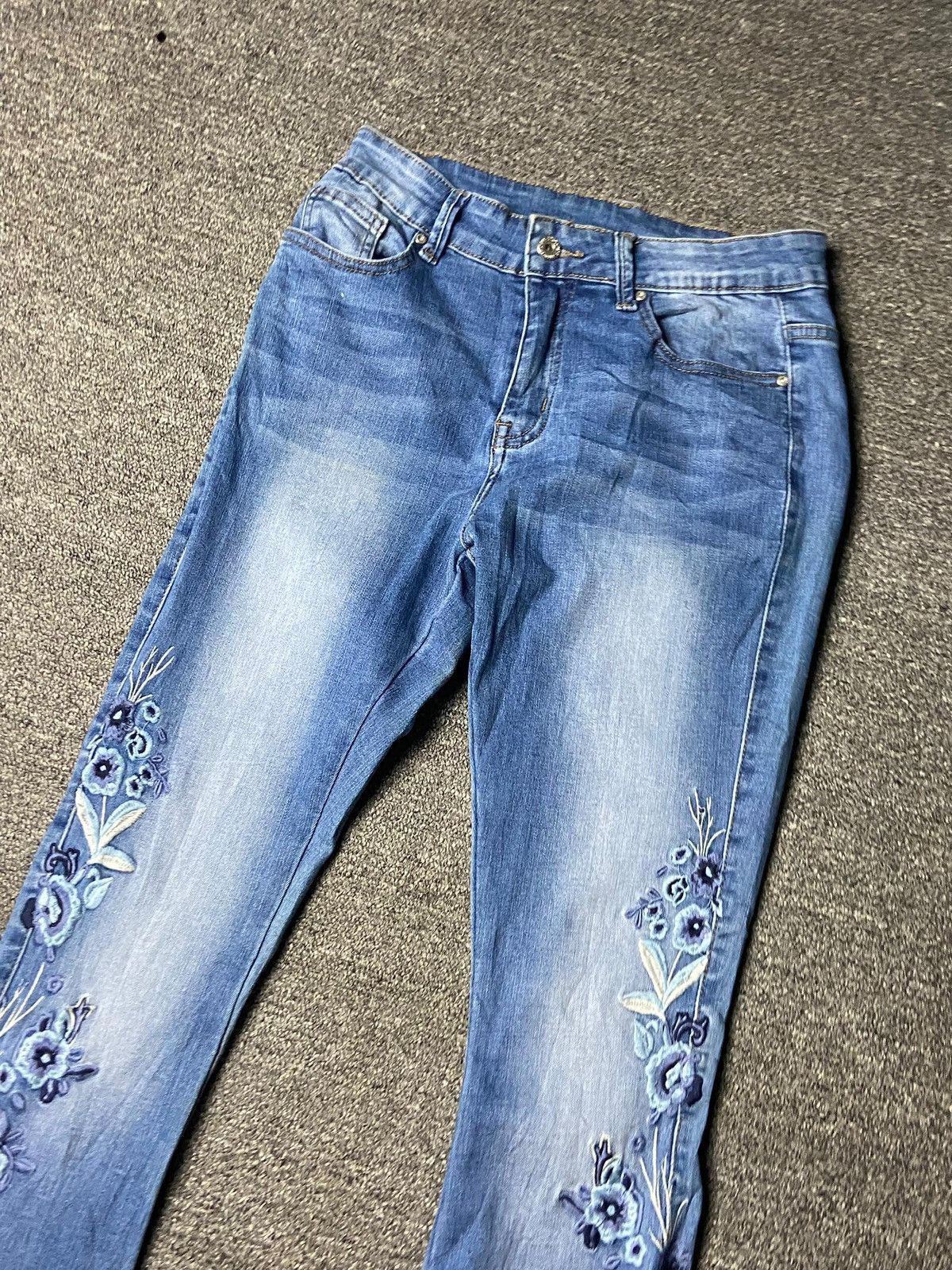 Japanese Brand FASHION Japanese Brand Embroidered Bootcut Jeans (162) Size 26" / US 2 / IT 38 - 9 Thumbnail