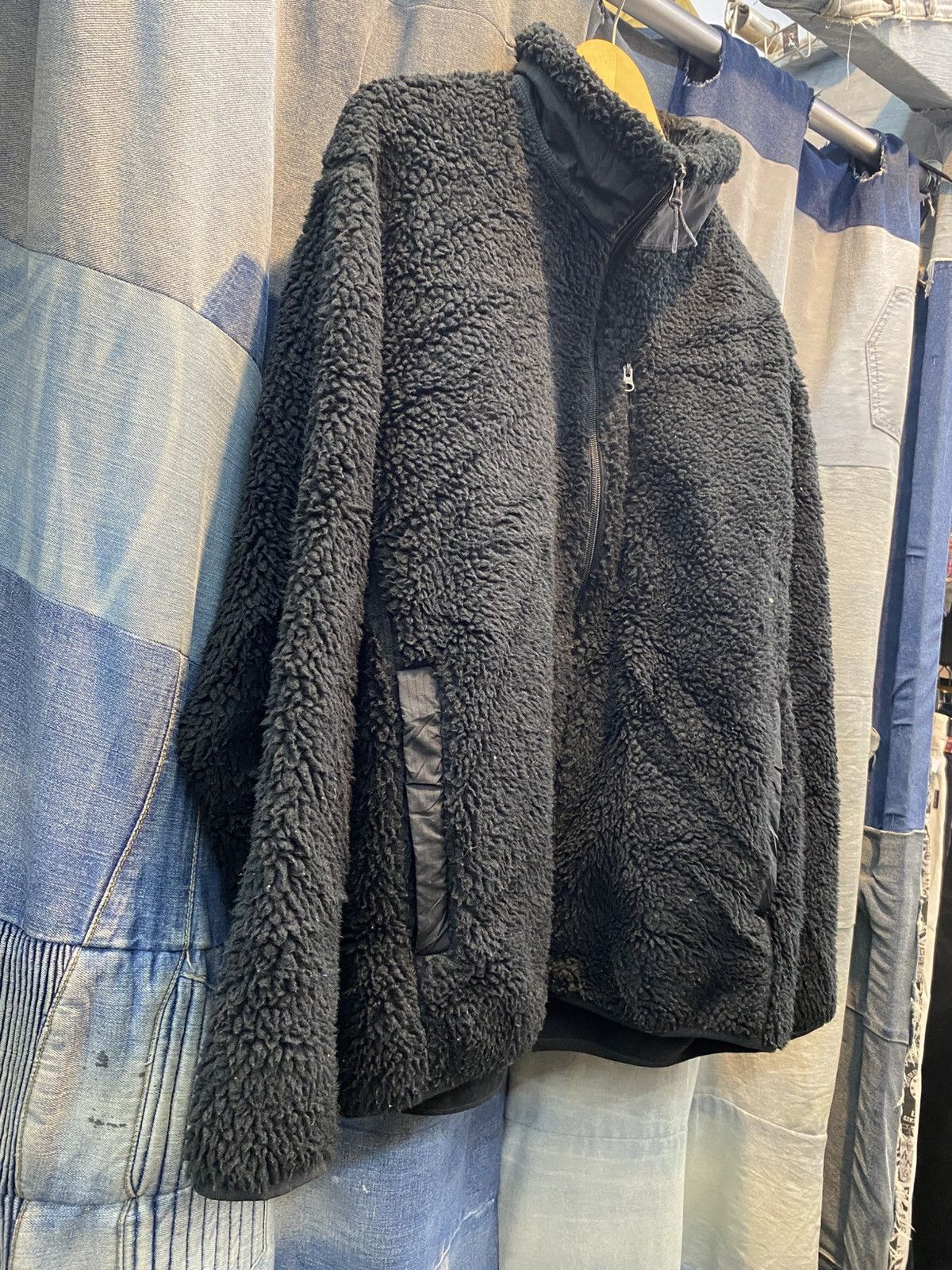Uniqlo Uniqlo black zip fleece jacket Size US L / EU 52-54 / 3 - 5 Thumbnail