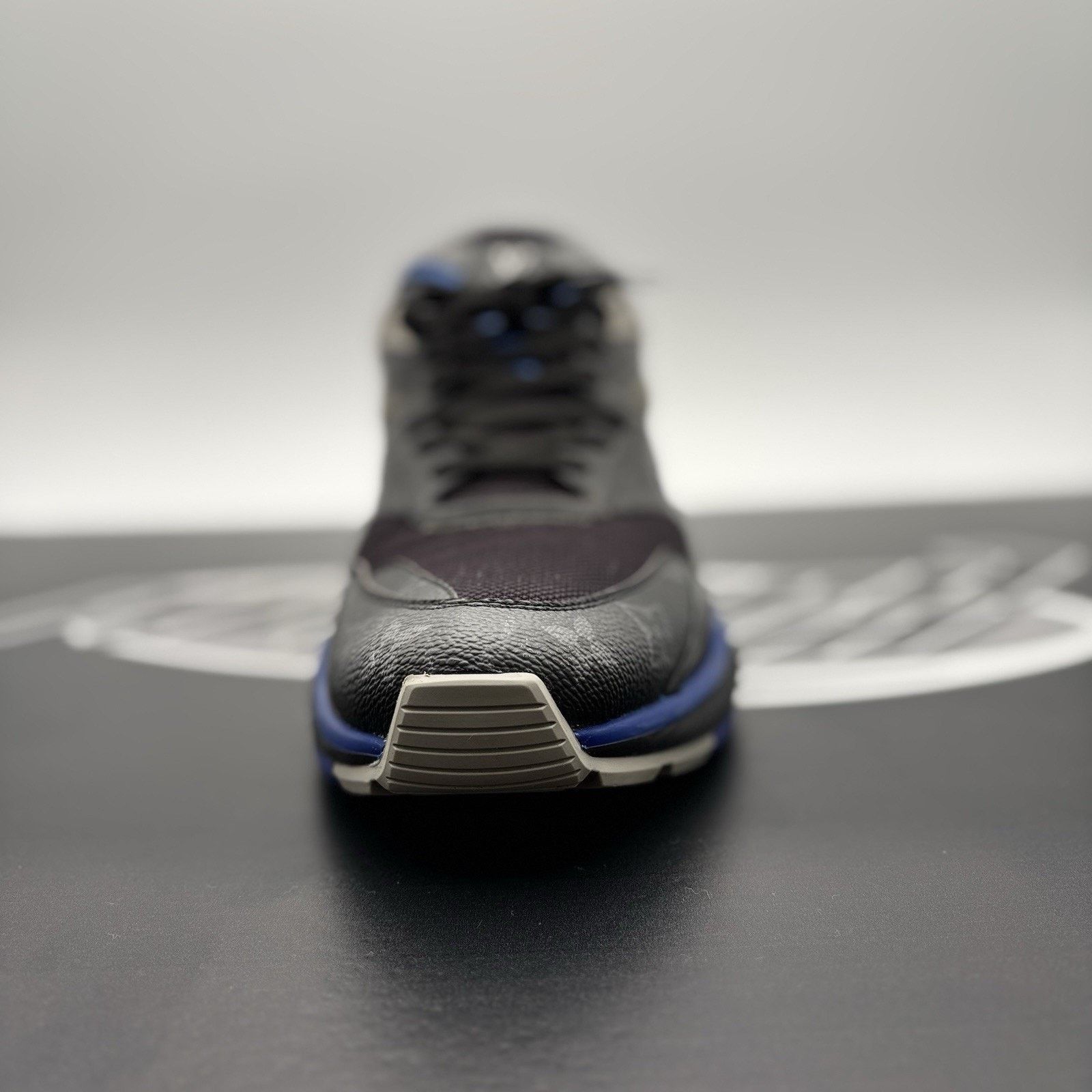 Louis Vuitton (10-10.5) Louis Vuitton Trail ' Monogram Blue '| SUPER CLEAN Size US 10 / EU 43 - 15 Thumbnail