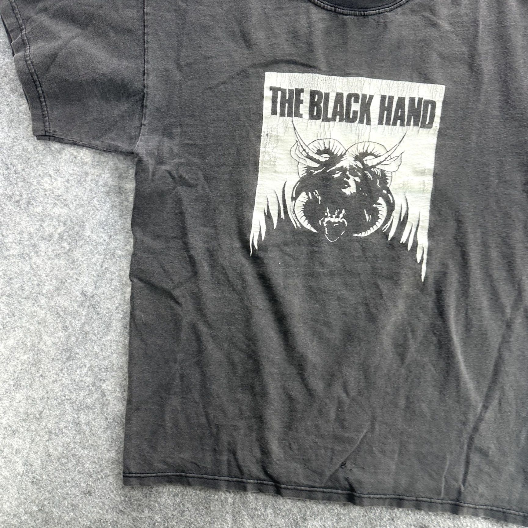 Gildan The Black Hand Shirt Mens Medium Black Graphic Tee Gildan Ultra Cotton Heavyweight Size US M / EU 48-50 / 2 - 4 Thumbnail