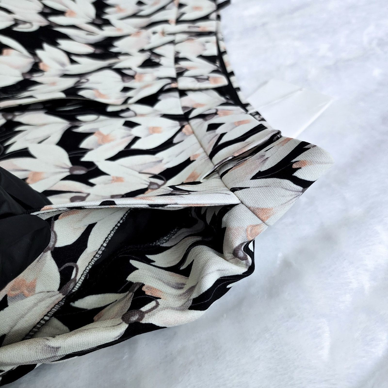 Valentino Valentino Snowdrop Crepe Couture Floral Trousers MSRP $2200 Size 26" / US 2 / IT 38 - 6 Thumbnail