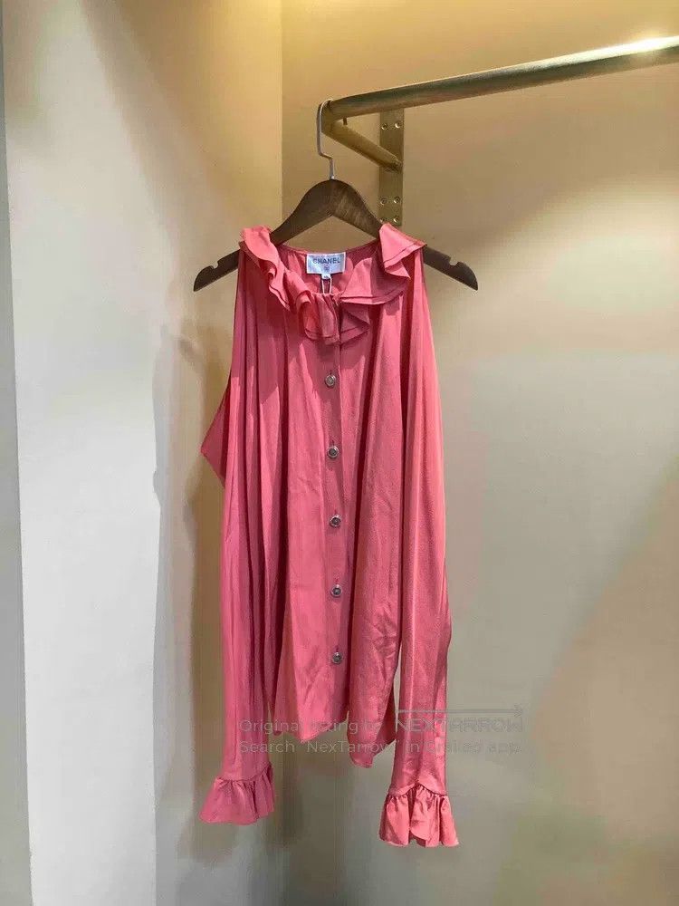 Chanel Chanel Coral pink wood-eared off-the-shoulder shirt Size S / US 4 / IT 40 - 1 Thumbnail