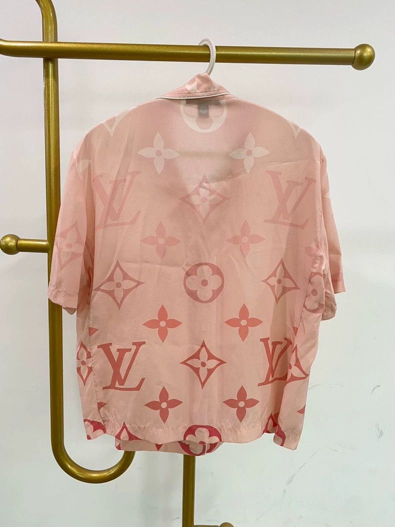 Louis Vuitton Louis Vuitton size 36 Pink full print silk short sleeve shi Size US M / EU 48-50 / 2 - 2 Thumbnail