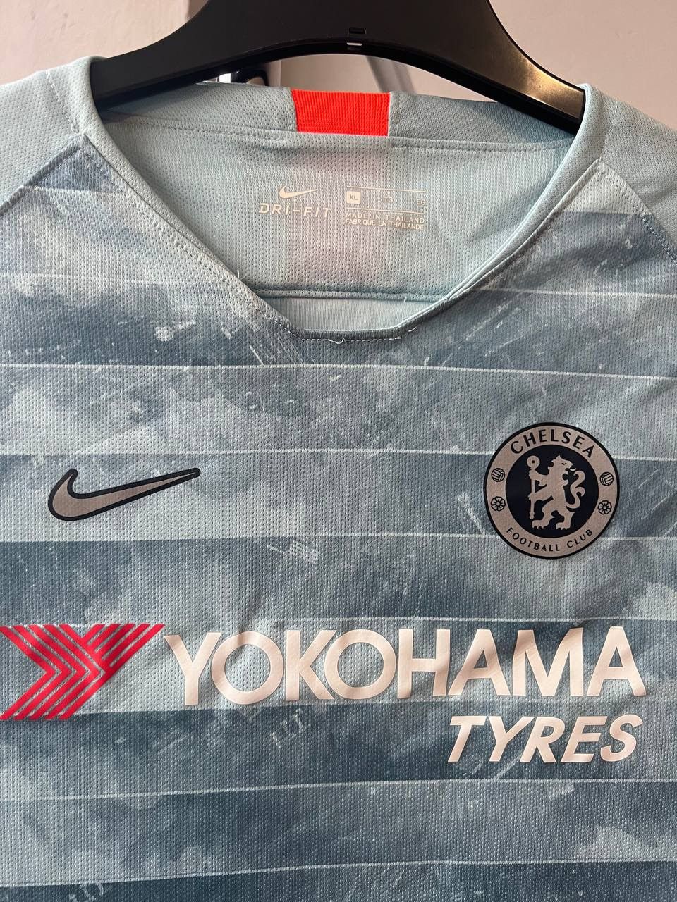 Nike 2018/19 CHELSEA FC THIRD SOCCER FOOTBALL JERSEY SHIRT XL BOY Size US S / EU 44-46 / 1 - 4 Thumbnail