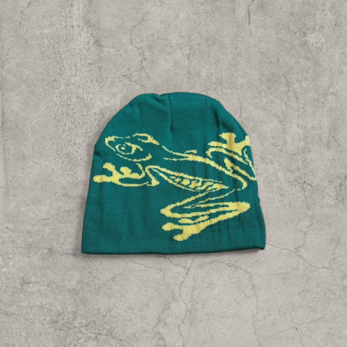 Japanese Brand Cool vintage style beanie, green yellow swirl frog. One size Size ONE SIZE - 1 Thumbnail