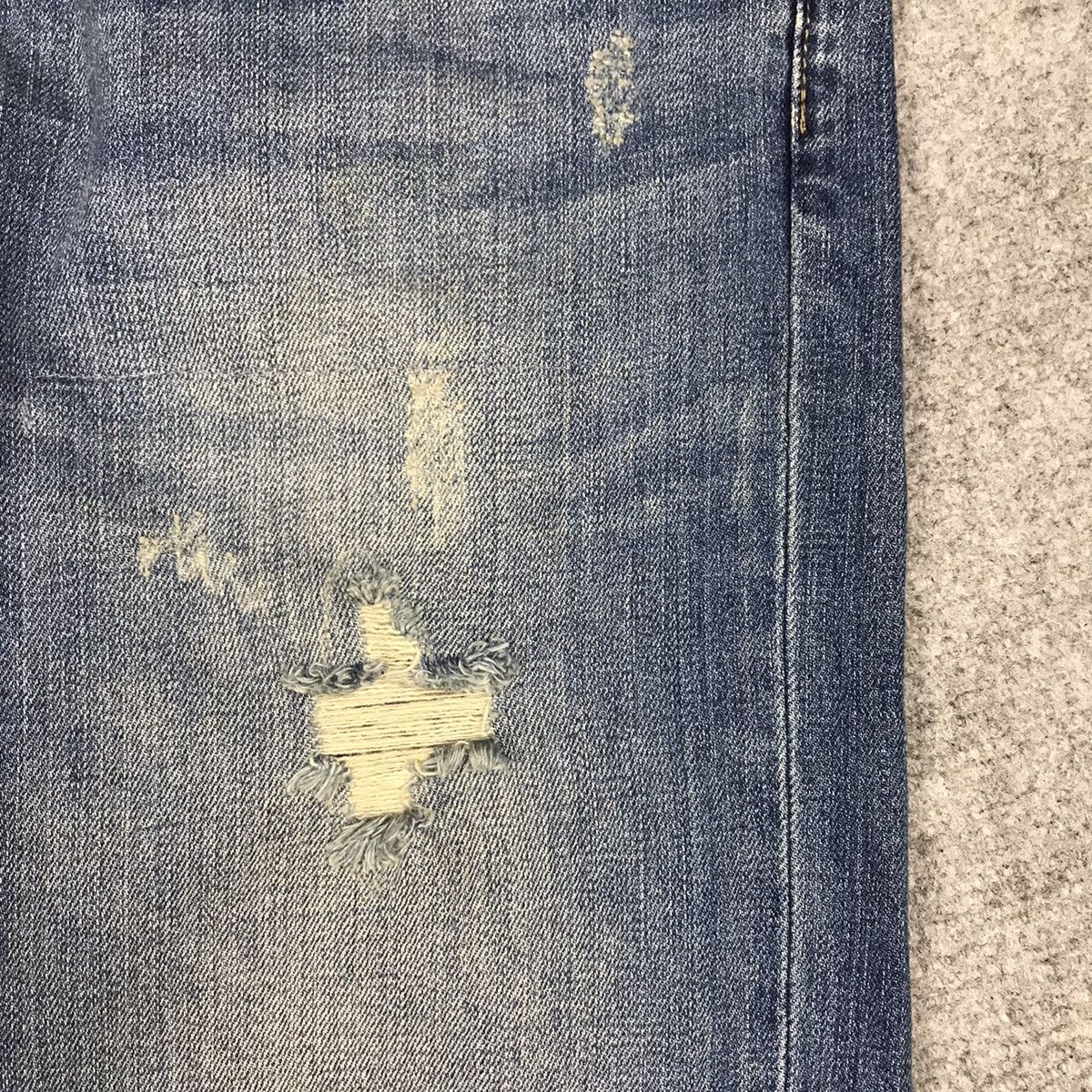 Japanese Brand × Jun Takahashi × Uniqlo Denim distressed Uniqlo design japan pants Size US 32 / EU 48 - 7 Thumbnail