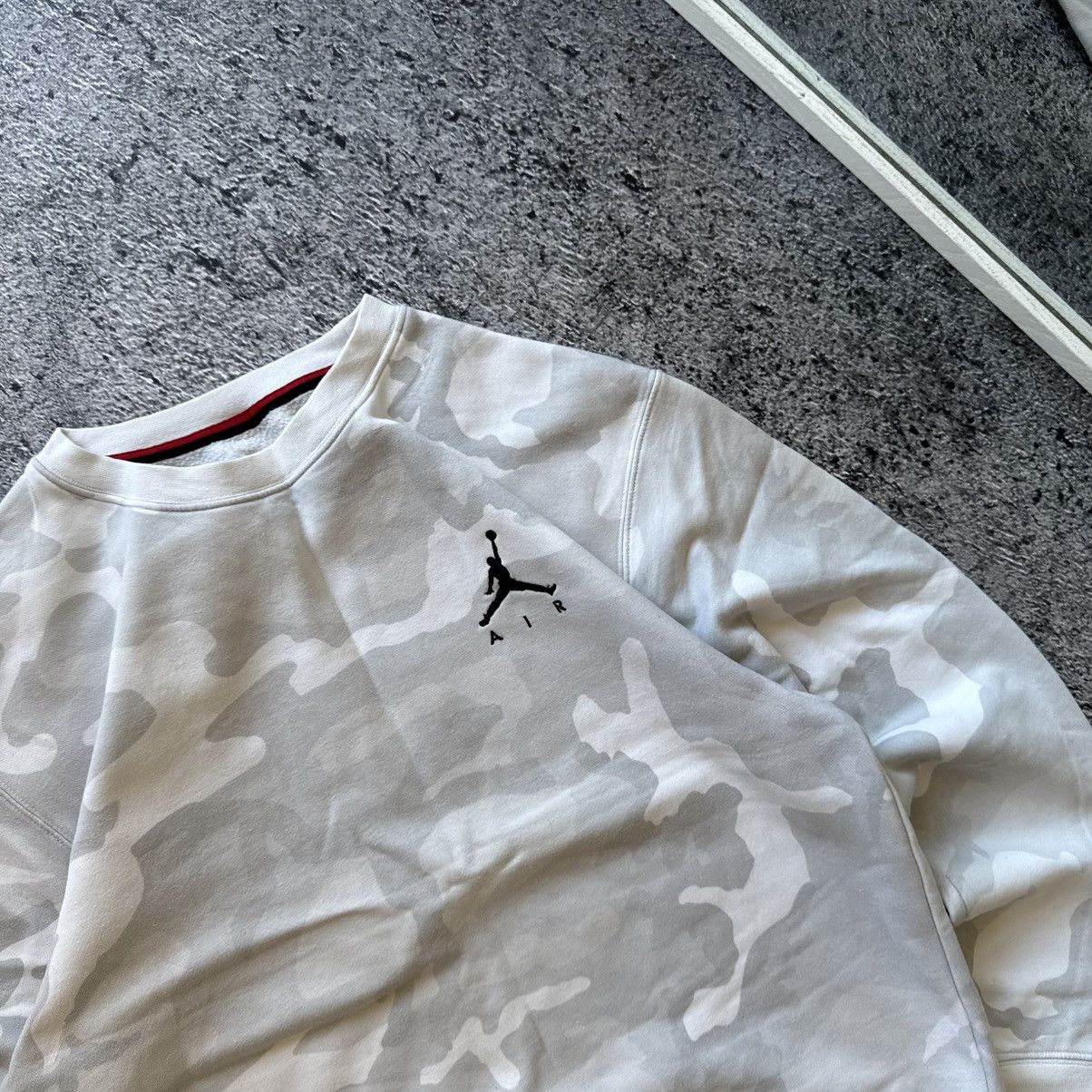 Jordan Brand Nike jordan sweatshirt size s gray mans Size US S / EU 44-46 / 1 - 4 Thumbnail