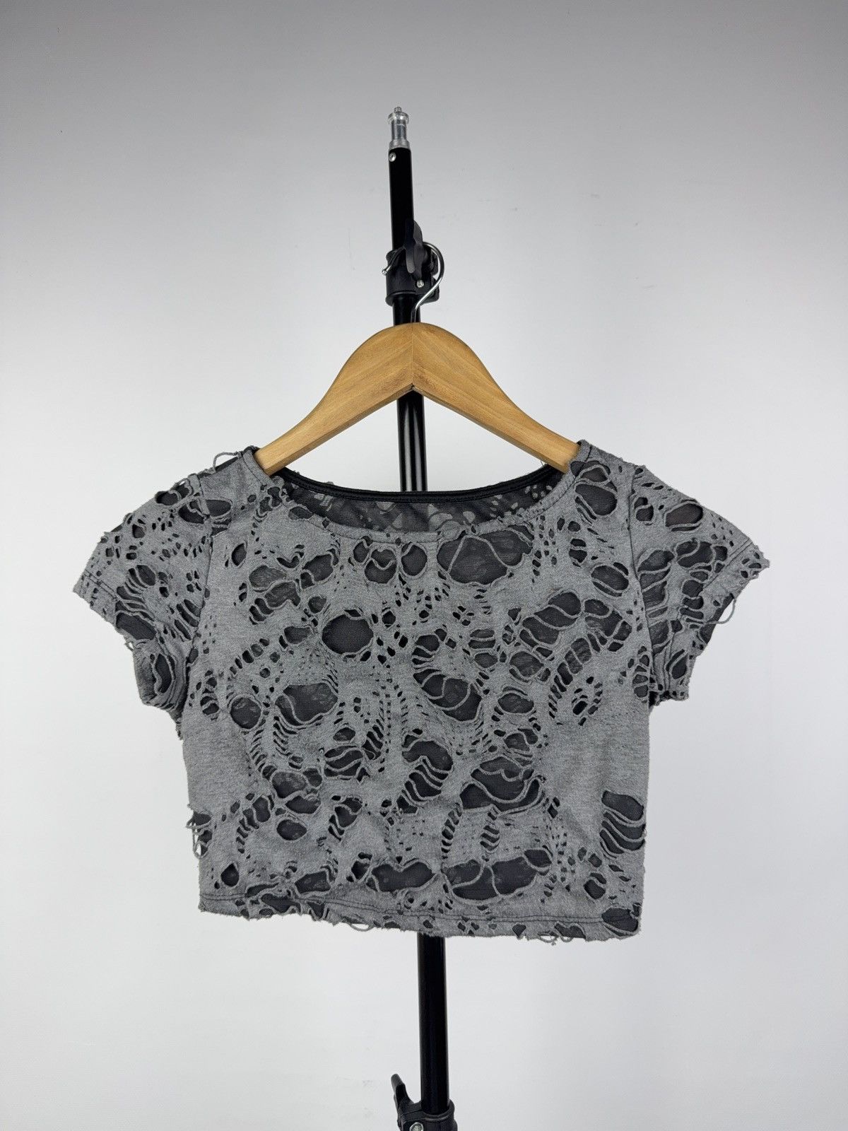 Japanese Brand Distressed Mesh Layered Crop Top Gray Grunge Avant Garde Size XS / US 0-2 / IT 36-38 - 1 Thumbnail