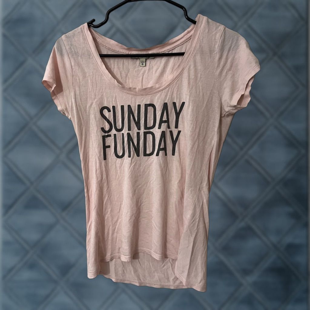 Express VINTAGE Express One Eleven Short Sleeve T-Shirt XS Light Pink Sunday Funday Womens Size XS / US 0-2 / IT 36-38 - 1 Thumbnail