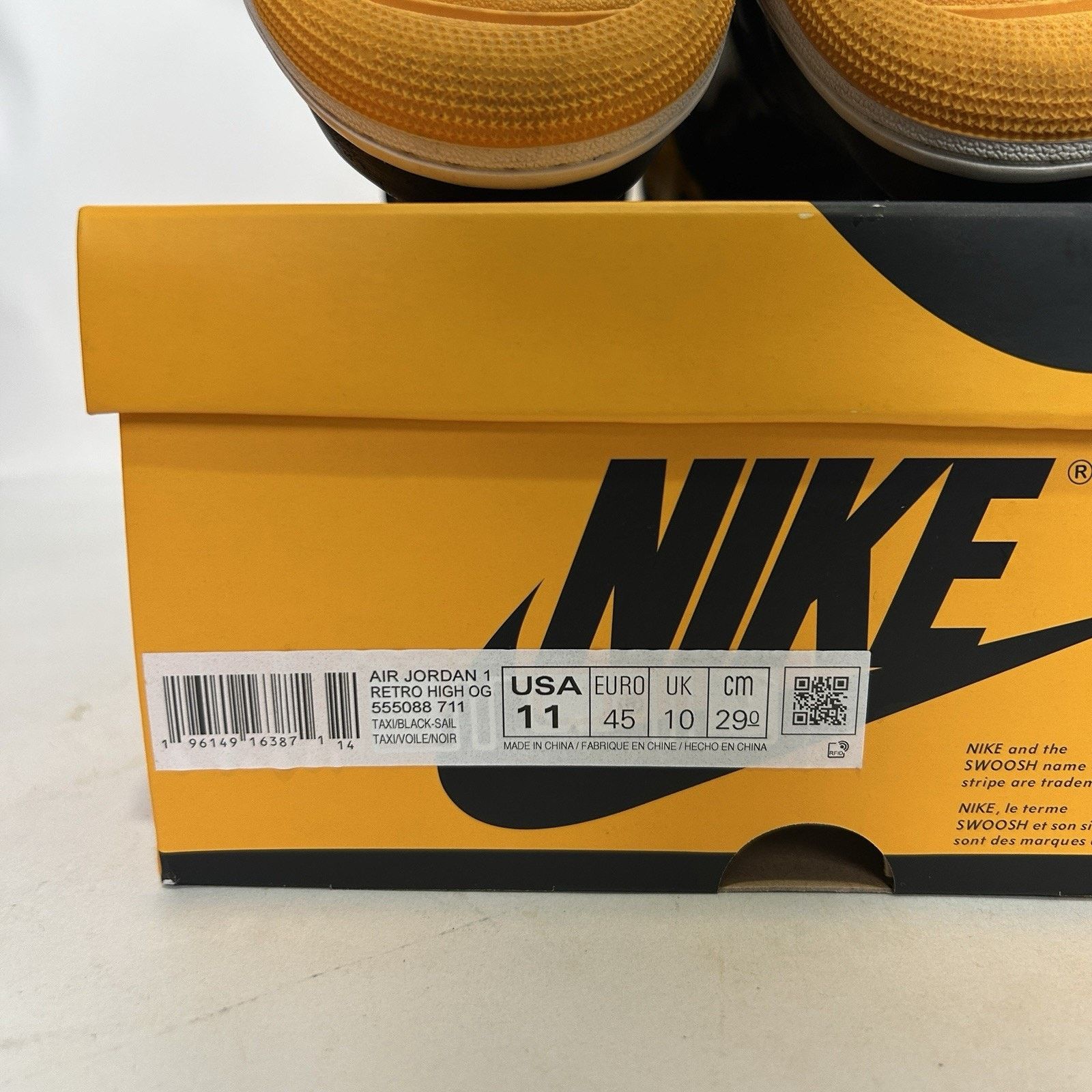 Jordan Brand Nike Air Jordan 1 Retro High OG “Yellow Toe/Taxi” Size US 11 / EU 44 - 9 Thumbnail