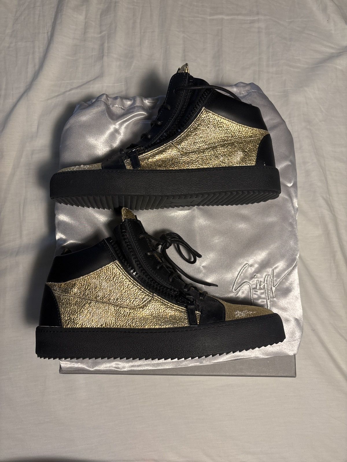 Giuseppe Zanotti Giuseppe Zanotti Mid-Top Sneaker Distressed Gold/Black Size US 10 / EU 43 - 4 Thumbnail