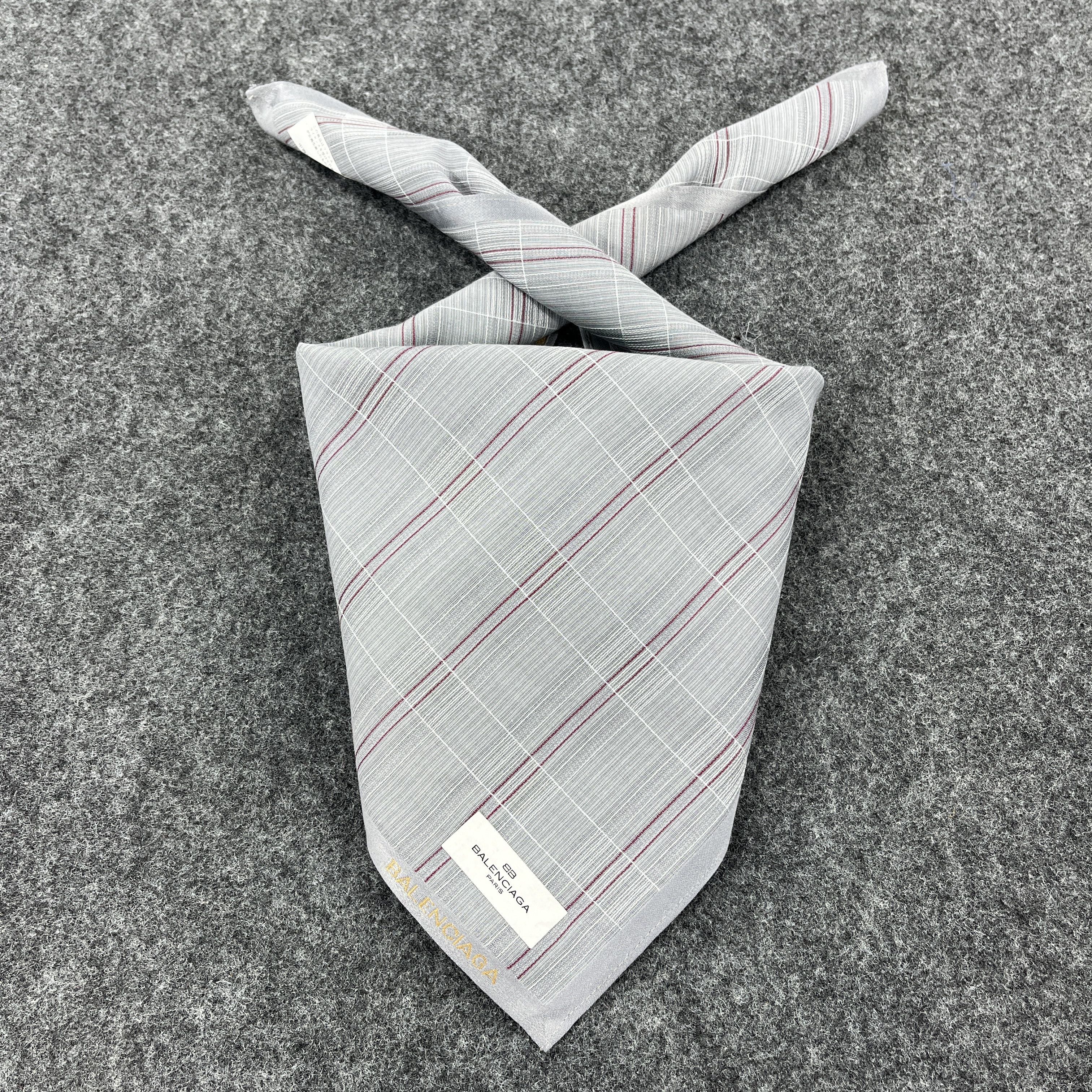 Vintage Balenciaga Handkerchief / Bandana / Neckerchief B201 Size ONE SIZE - 1 Thumbnail