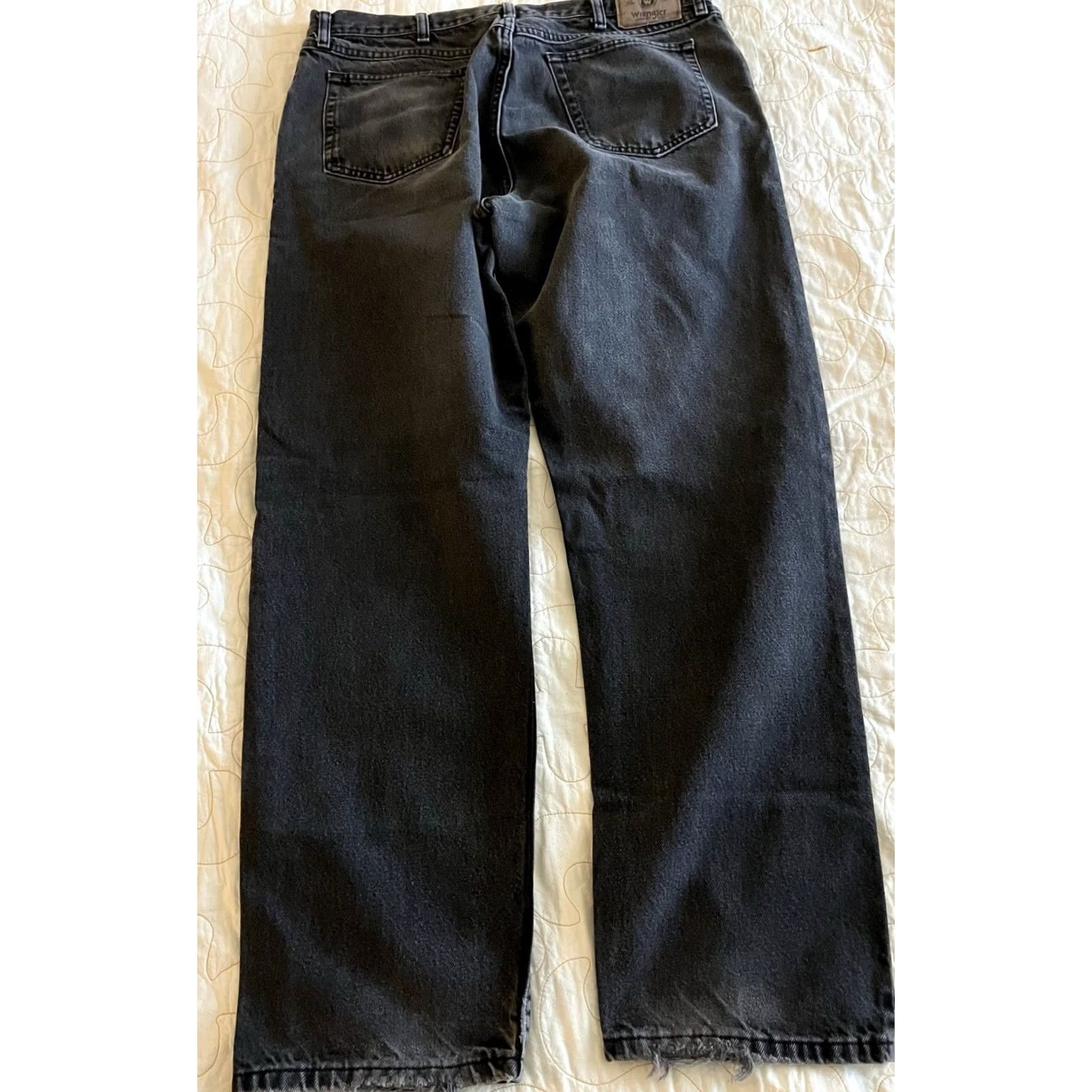 Wrangler VINTAGE Wrangler Authentic Jeans Mens 38x34 Black Cotton Regular 5-Pocket 32in Inseam Straight Jeans Mens Black Cotton Wrangler Authentic Jeans 38x34 Size US 38 / EU 54 - 3 Thumbnail