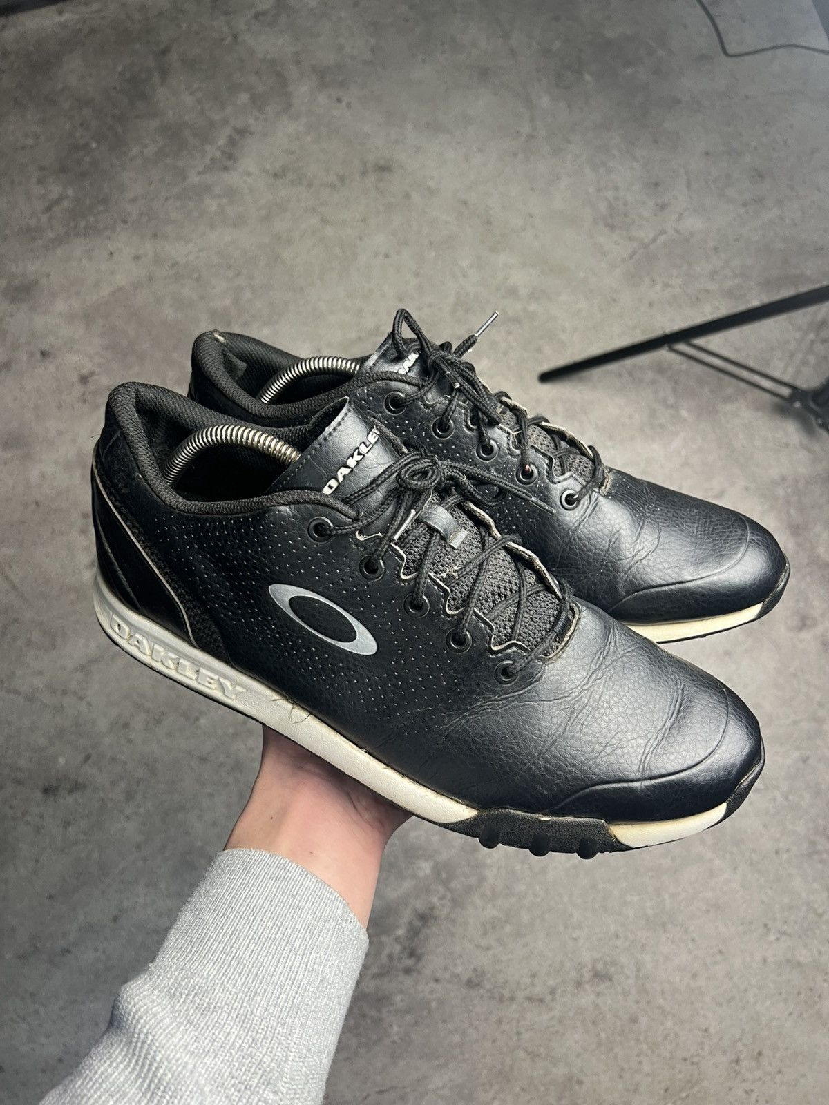 Oakley Vintage Oakley 2000s Shoes Black Leather Sneakers Size US 12 / EU 45 - 4 Thumbnail