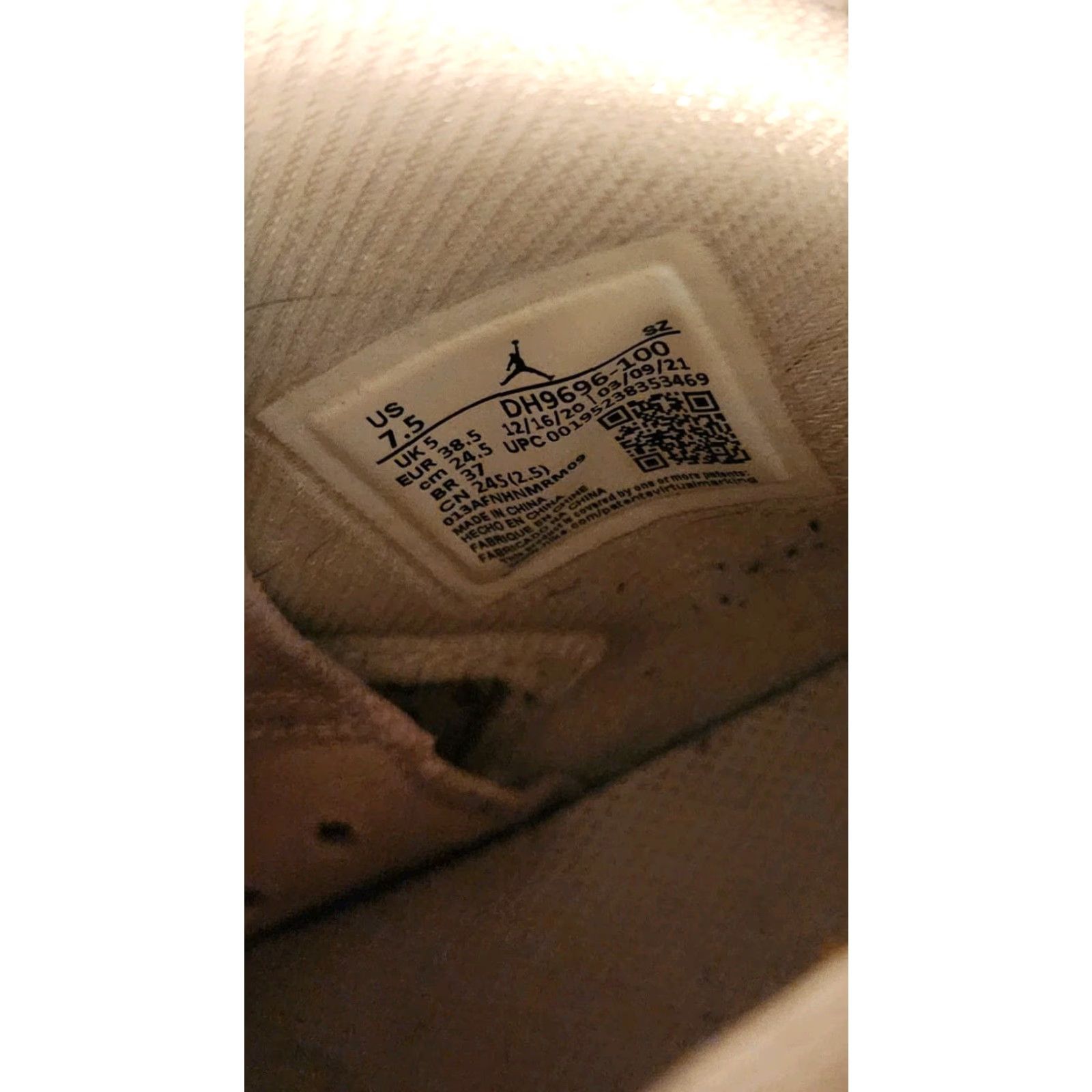 Jordan Brand JORDAN 6 - GOLD HOOPS - 7.5M Sneaker Men's Womens Unisex Adults White Sail Metallic Gold Barely Rose Air Jordan 6 Retro 2021 Basketball Comfort Summer Size US 8 / IT 38 - 5 Thumbnail