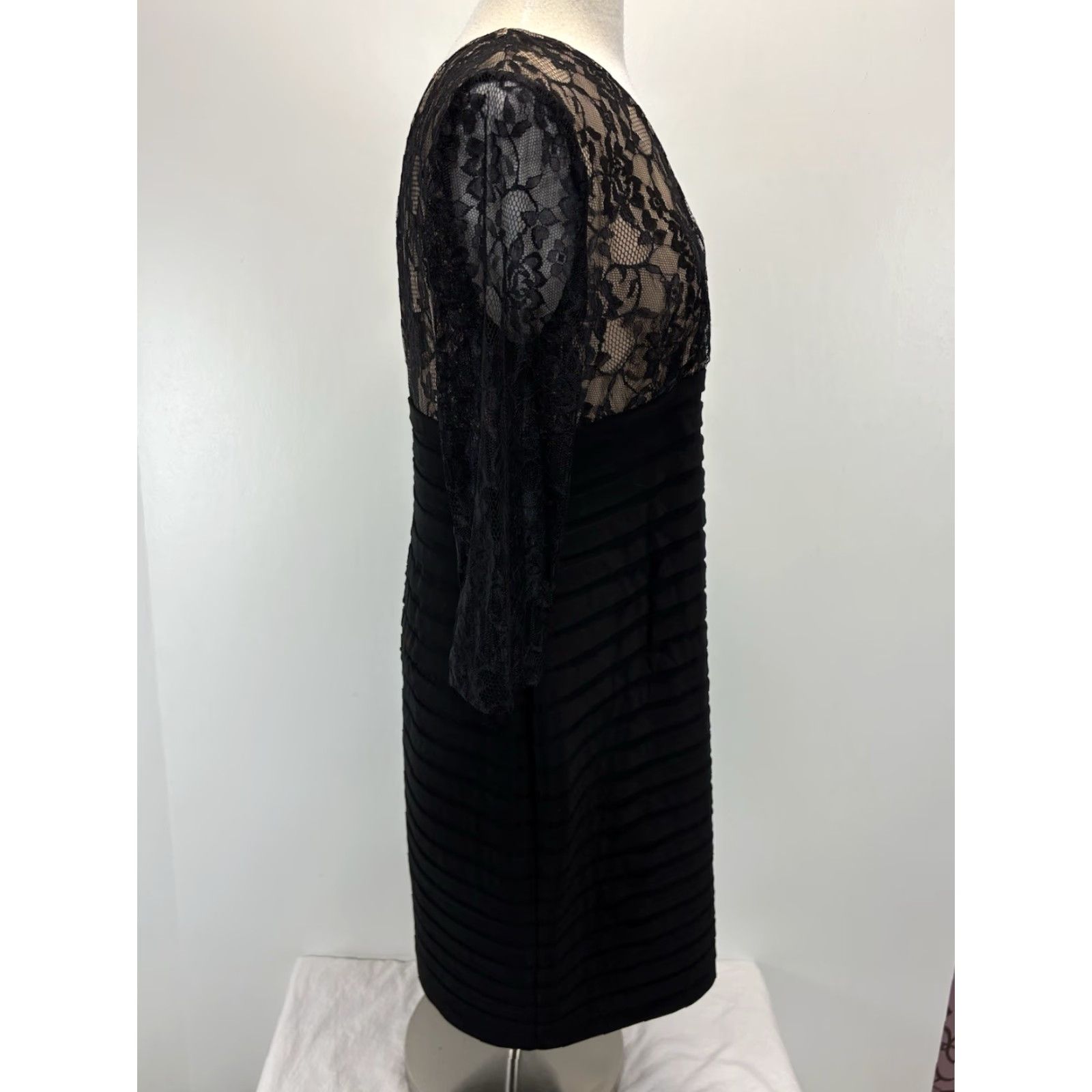 Adrianna Papell Adrianna Papell Dress Women 16 Black Lace Bodice Banded Sheath Lace Sleeves Cocktail Size XXL / US 16-18 / IT 52-54 - 4 Thumbnail