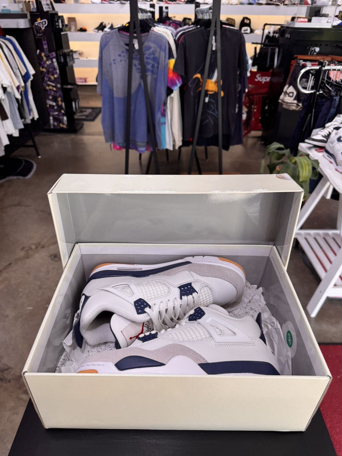 Jordan Brand Air Jordan 4 SB Navy Size 7 (2025) Size US 7 / EU 40 - 11 Thumbnail