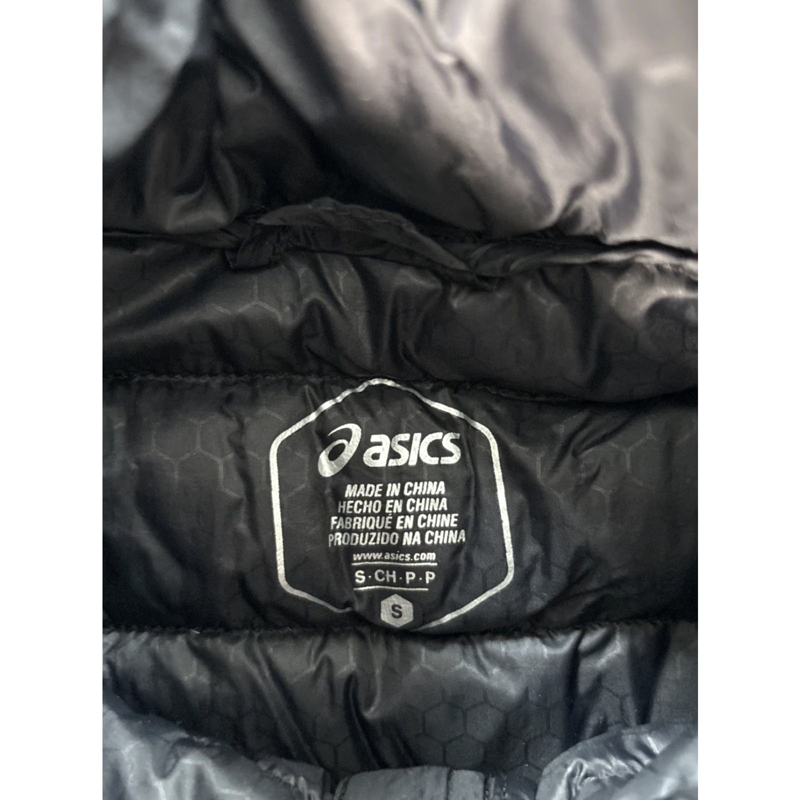 Asics ASICS Puffer Jacket Womens Small Black Reflective Down Full Zip Mid-Length Zip Outdoor Coat Women Size S / US 4 / IT 40 - 4 Thumbnail