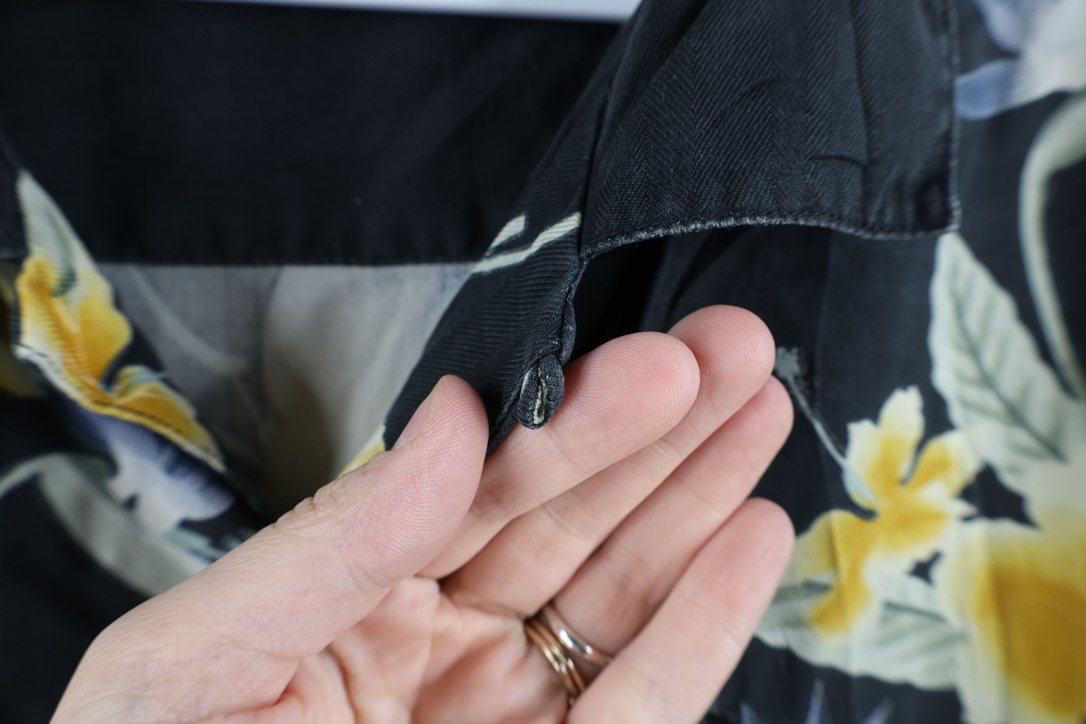 Tommy Bahama × Vintage Vintage 90s Tommy Bahama Hawaii Flower Silk Button Shirt Size US M / EU 48-50 / 2 - 7 Thumbnail